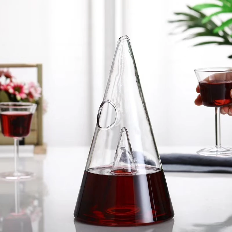 750ml Pyramid Shape Handmade Lead Free Wine Decanter Red Wine Decanter