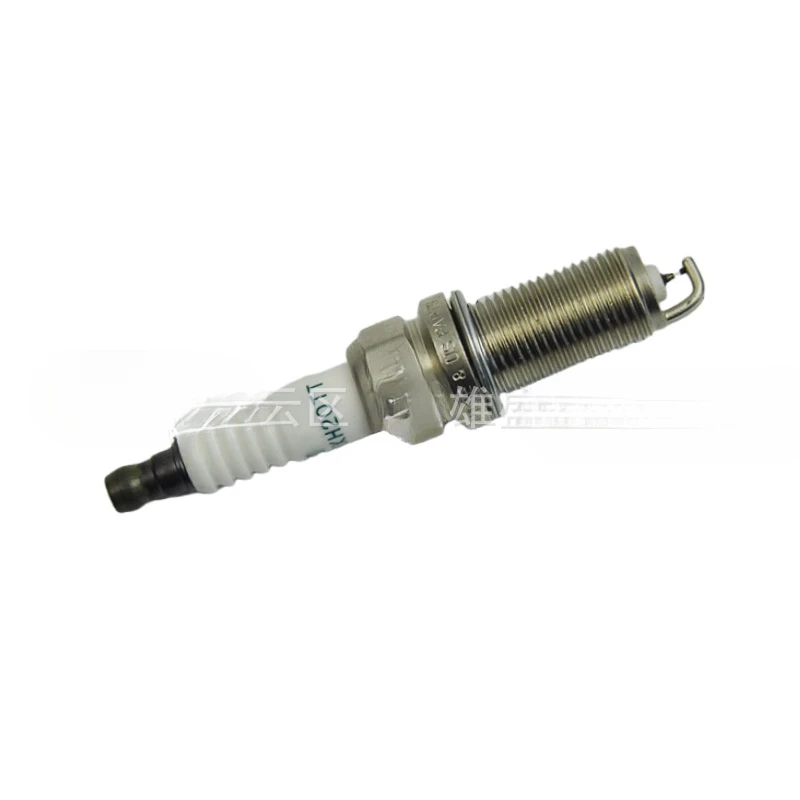 For Toyoda Reiz RAV4 Crown Honda Civic Cadillac Nissan Spark Plug 4704