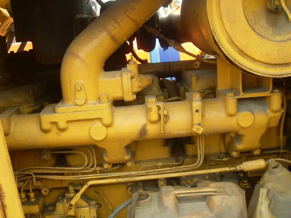 Second Hand Heavy Equipment Used Bulldozer Komatsu 155 Crawler Hydraulic Diesel D155A Dozer with Ripper for Sale