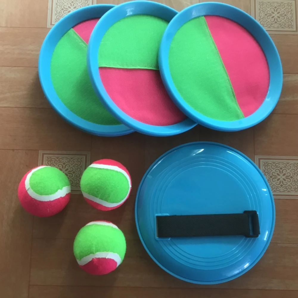 OEM plastic toss toys 6 rackets 3 balls blue color beach sporting throw game sticky paddle catch ball set hang pack