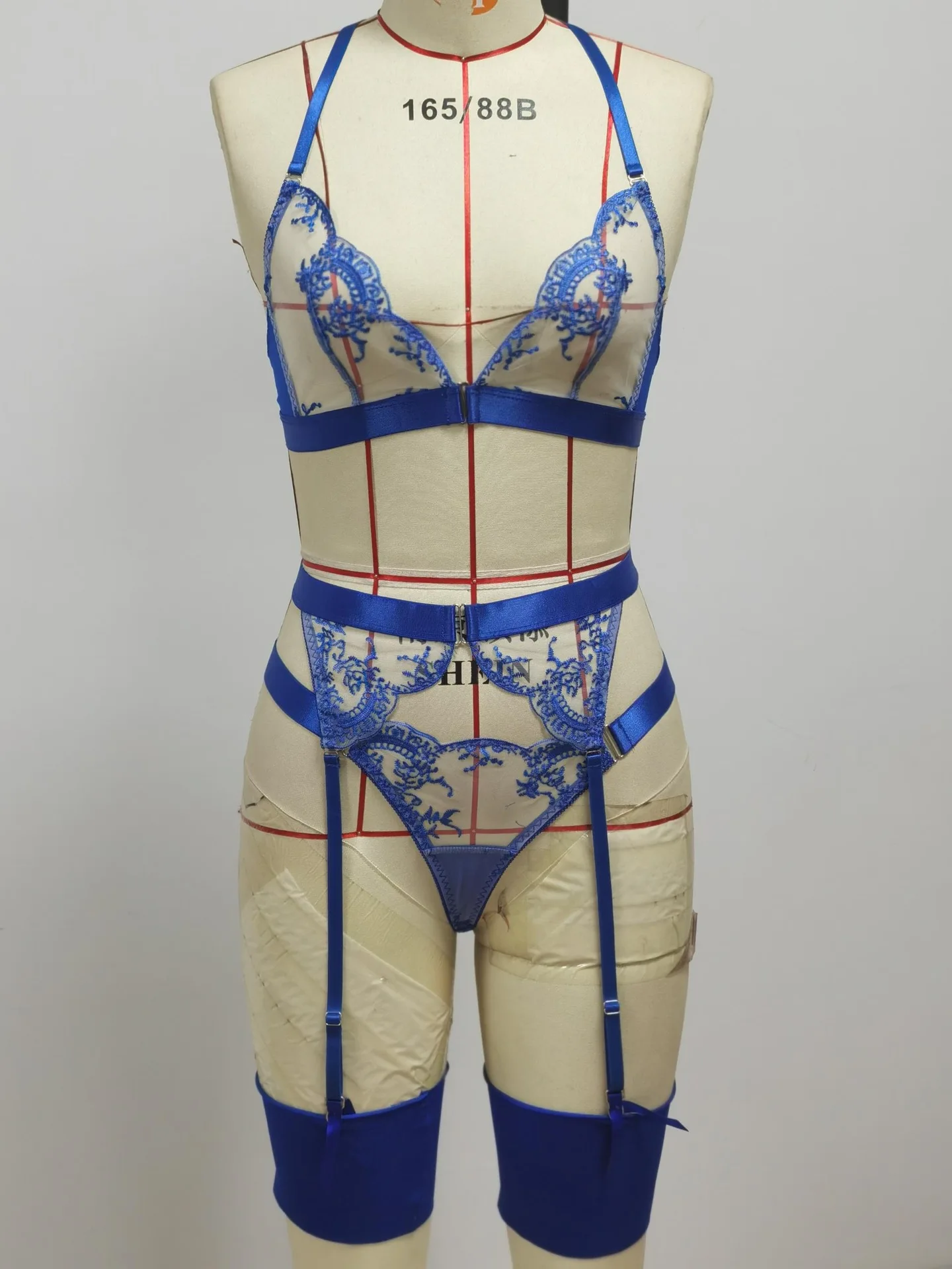 2021 New Arrival Sexy Nude Hot Transparent Women Lace Embroidery Garter Lingerie Set 3pcs in 1