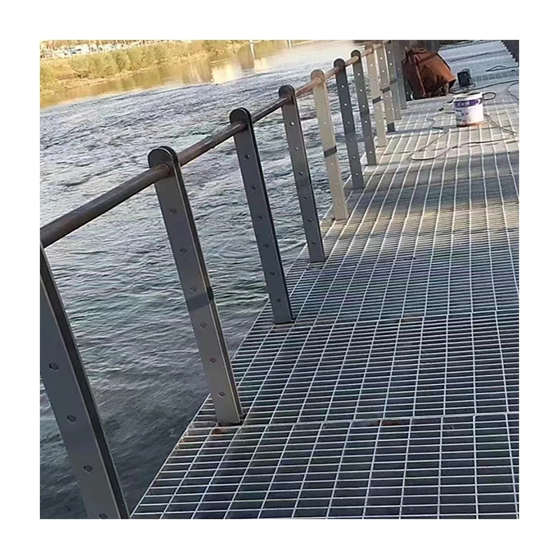Custom Galvanized Steel Grate Metal Grating Outdoor Walkway Bridge Solution with Graphic Design Capability