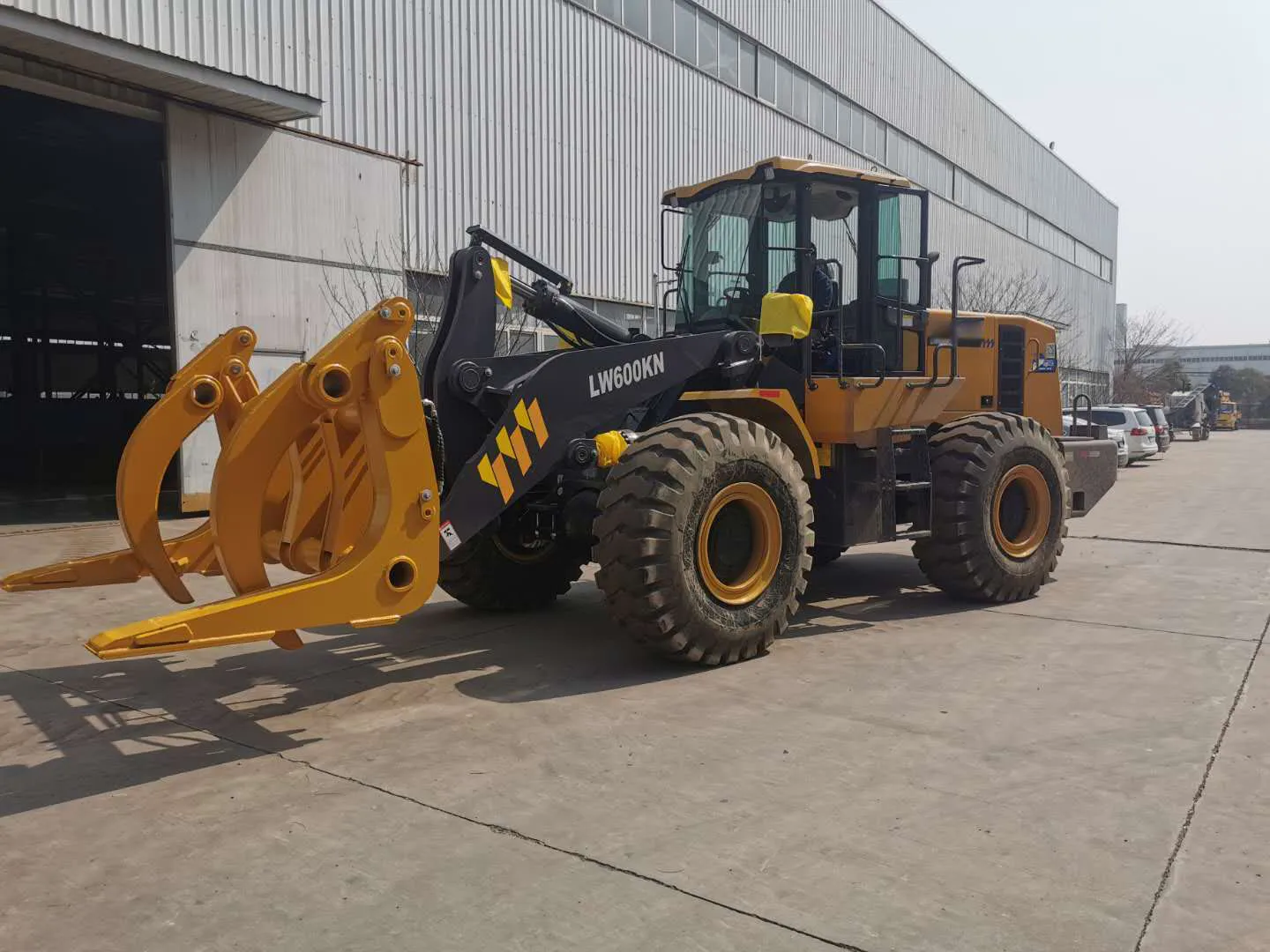 Китайский землеройный погрузчик LW600KN с 3 0 ~ 4 5 м3 двигатель Shang chai популярный в Африке