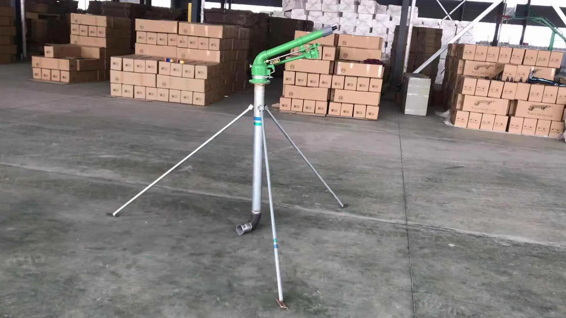 Hot Sale Sprinklers Spray Gun with Manufacturer Price Garden Water Guns Tripod