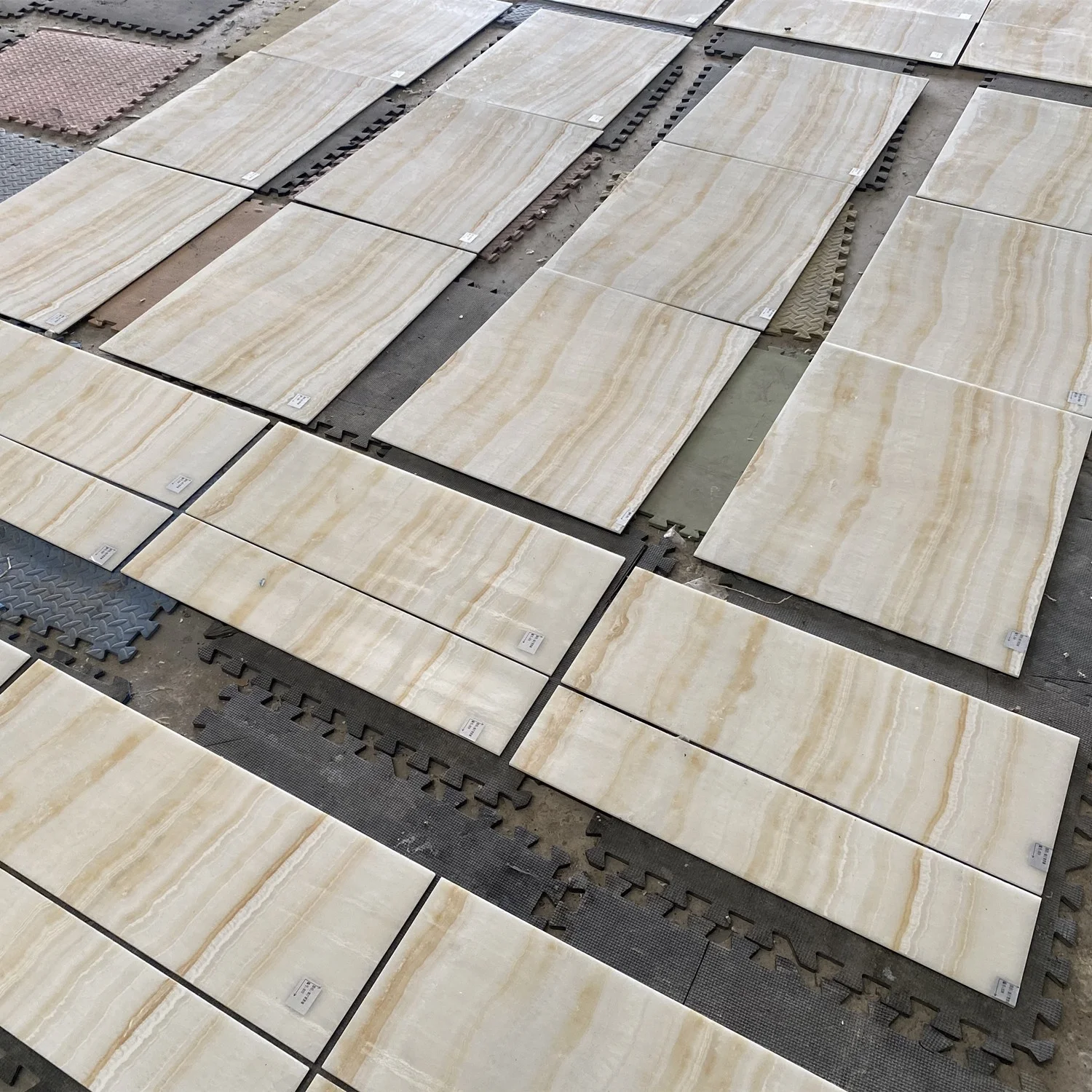 White Onyx Thin Marble Panel with ACM / ACP Panel backing for Wall Deco