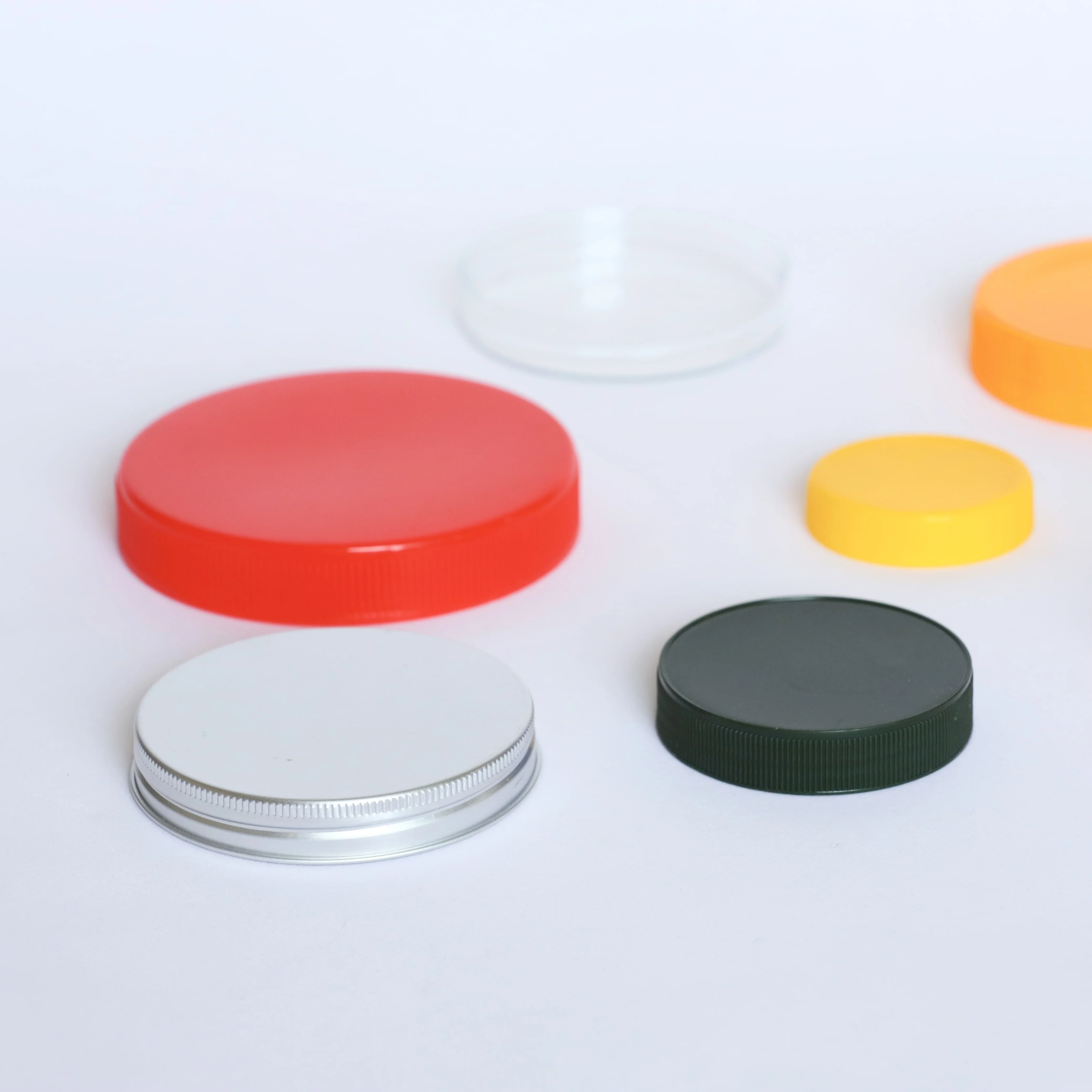 50mm 52mm Plastic PET Bottle Preform 25g 30g Plastic Candy Bottle Preform With Smooth Lids