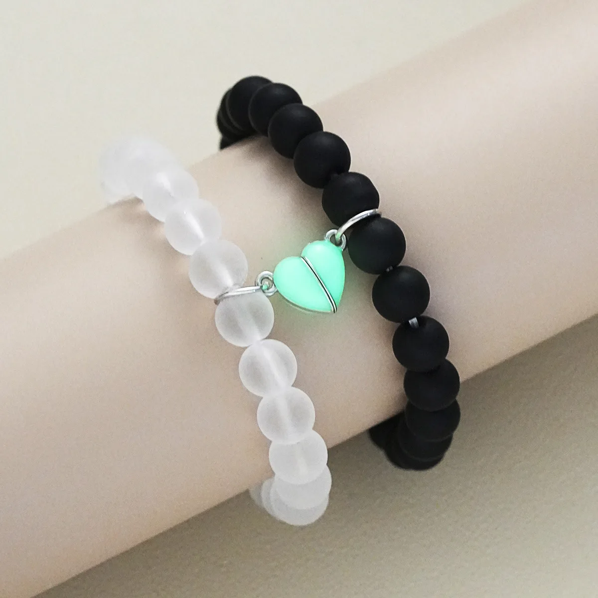 Fashionable heart glowing lover elastic bracelet for men jewelry N240216