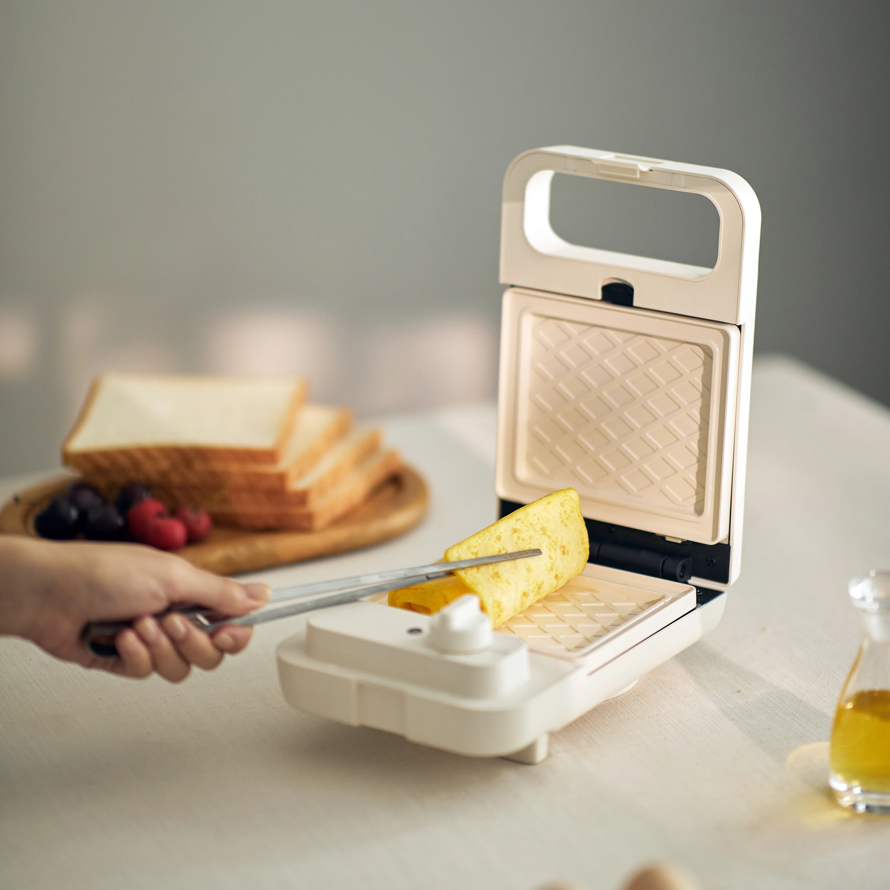 New Design 2 Slice Detachable Sandwich Maker Multi-functional Automatic Electric Bread Maker Waffle Maker