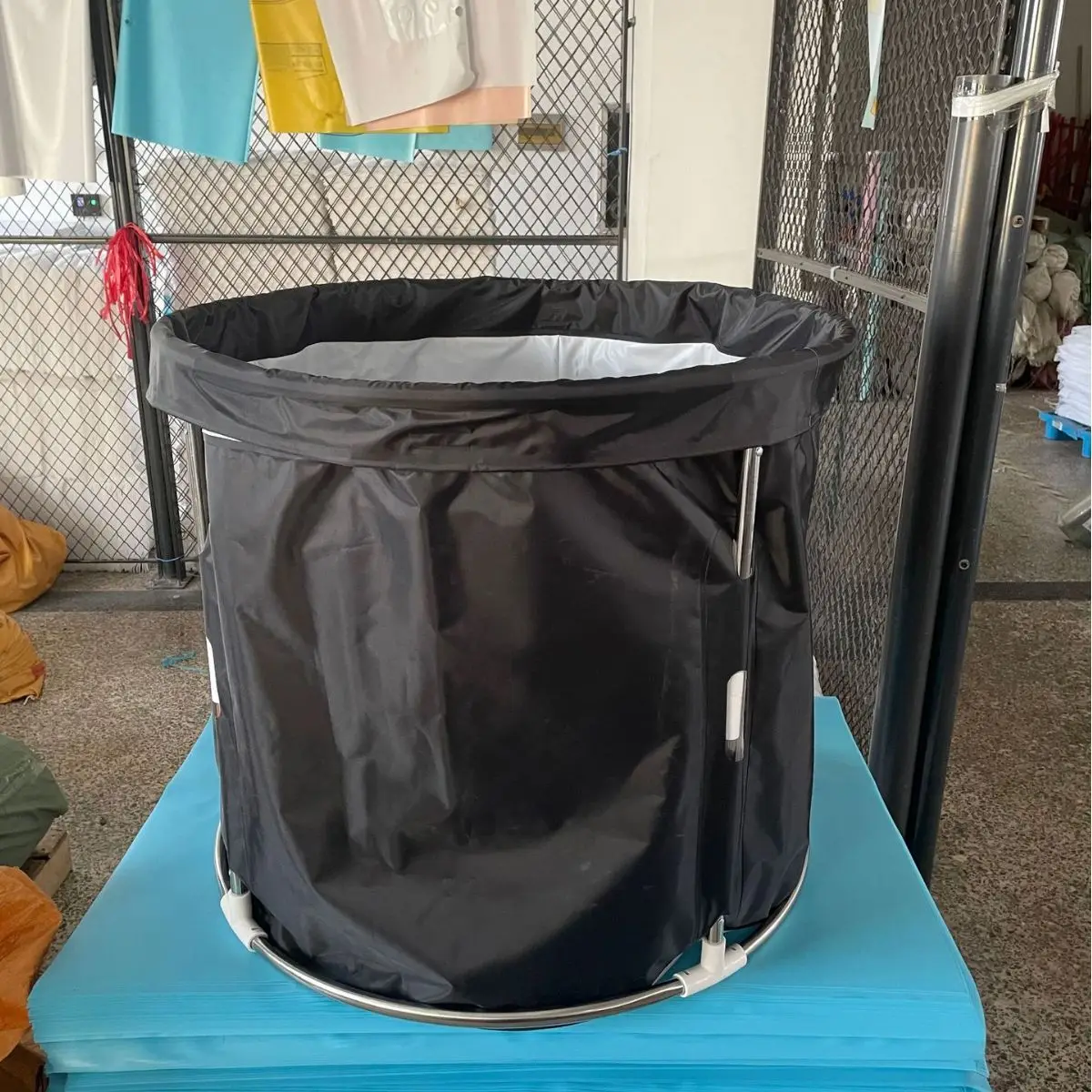 2023 New design Foldable with air ring  stainless steel structure PP material Adult Bath tub