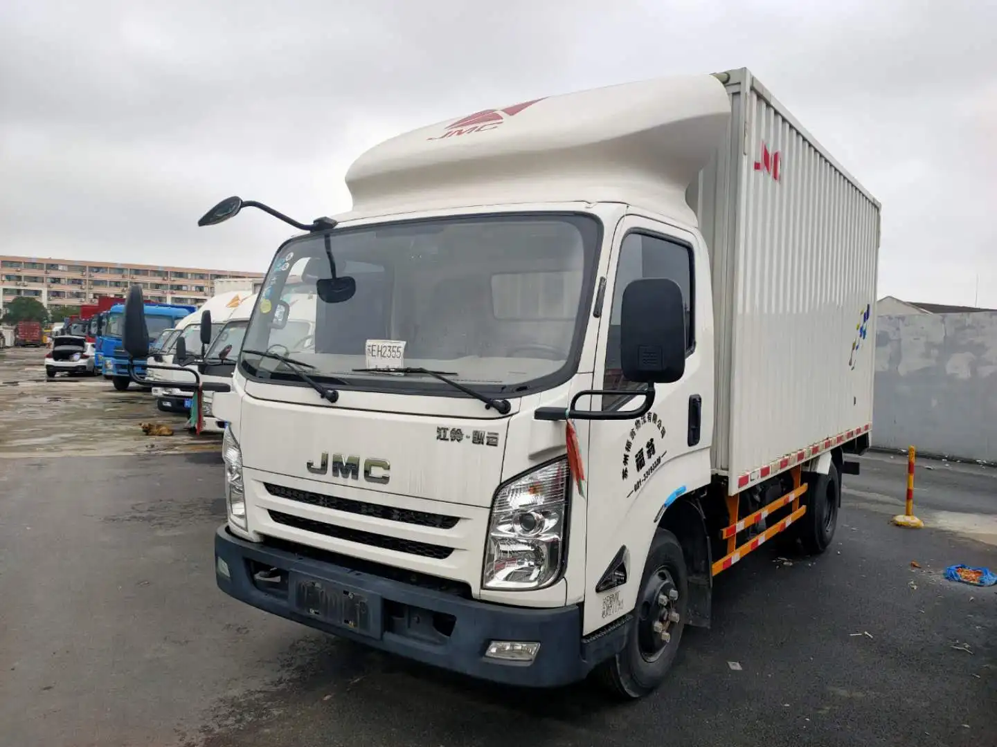 2015 2016 used JMC left hand drive light box truck diesel 7.5ton-10tons van cargo box truck in stock  used lorry truck