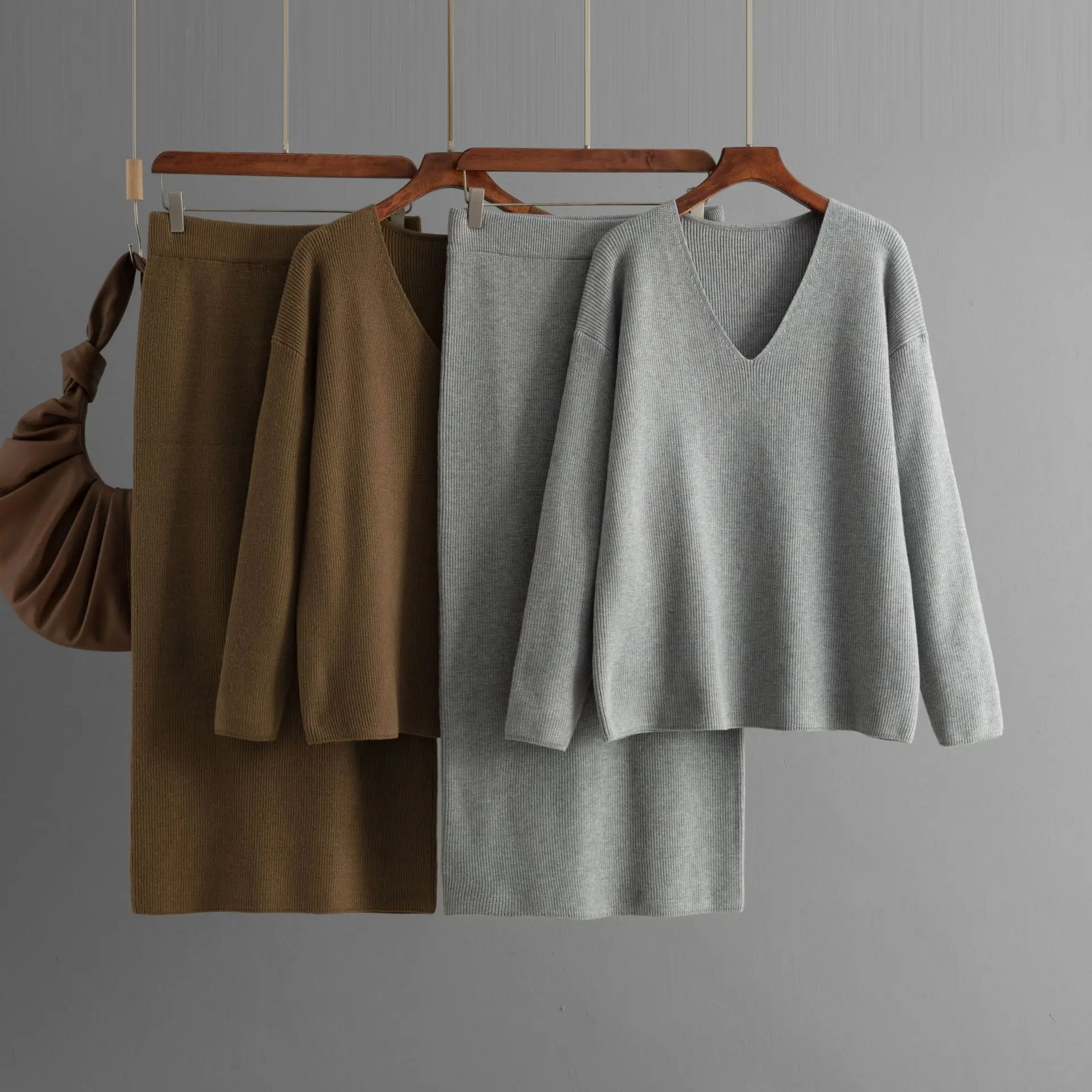 Yibaoli Manufacturer 2024 New Autumn And Winter V-neck Long Sleeve Loose Knit Skirt Sets Women 2 Piece Outfits