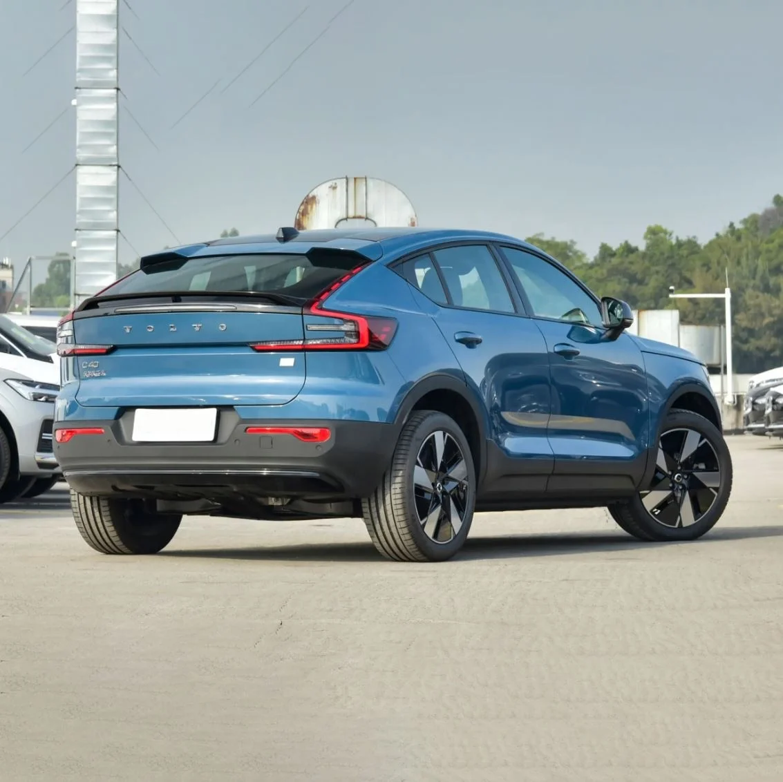 Делюкс компактный внедорожник семейный автомобиль L4 2 0 T XC40 2024 B3 хорошая производительность FWD 7 скоростей ручной автоматический 180 км в продаже