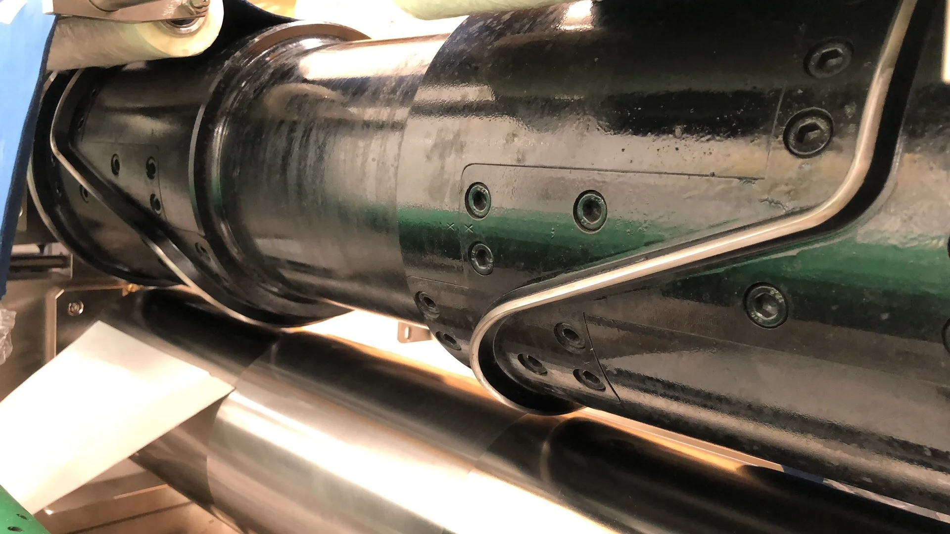 WellDone, низкая цена, автоматическая машина для подгузников для взрослых, используемая с клейкой машиной