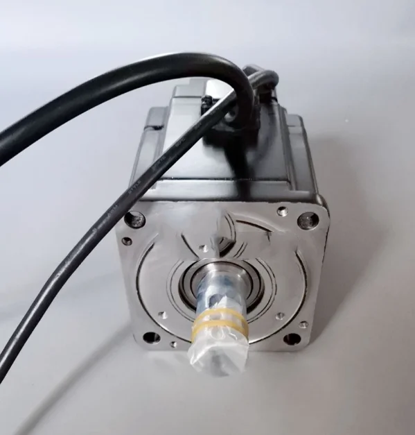 New YASKAWA AC SERVO MOTOR SGMJV-08ADE6S Single Phase Motor