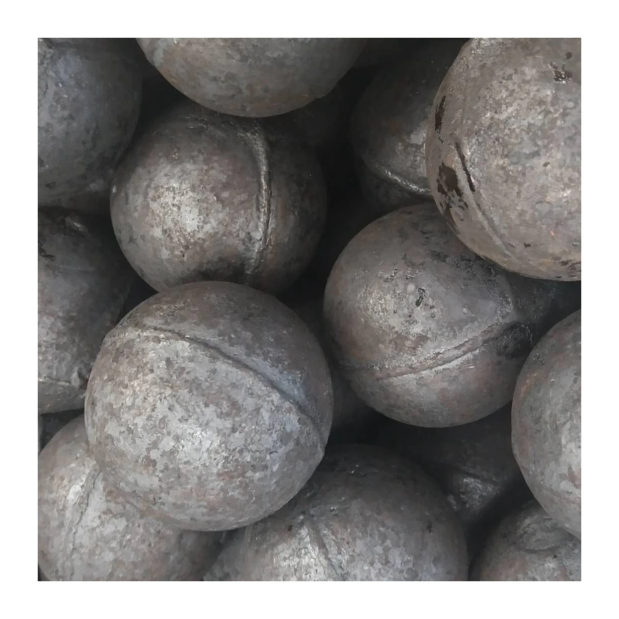 High hardness no breakage and wear resistance cast high chrome grinding balls