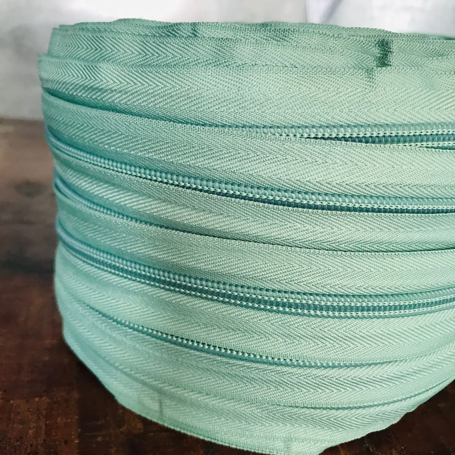 Bag zipper manufacturers wholesale No. 5 nylon zipper code pack the whole bundle of fixed dye bed cover bag No. 5 zipper