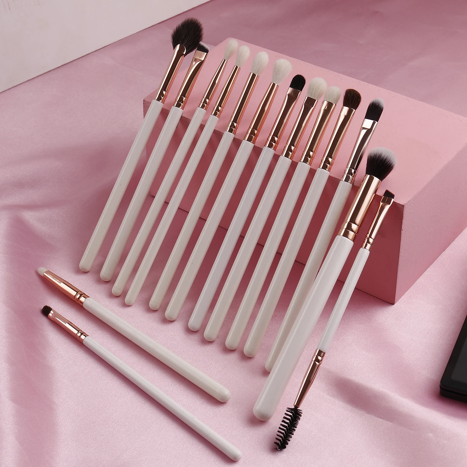IPRESTA Makeup Supplier Free Sample 8 12 15 Pcs Vegan Professional Private Label Custom Makeup Brushes Set