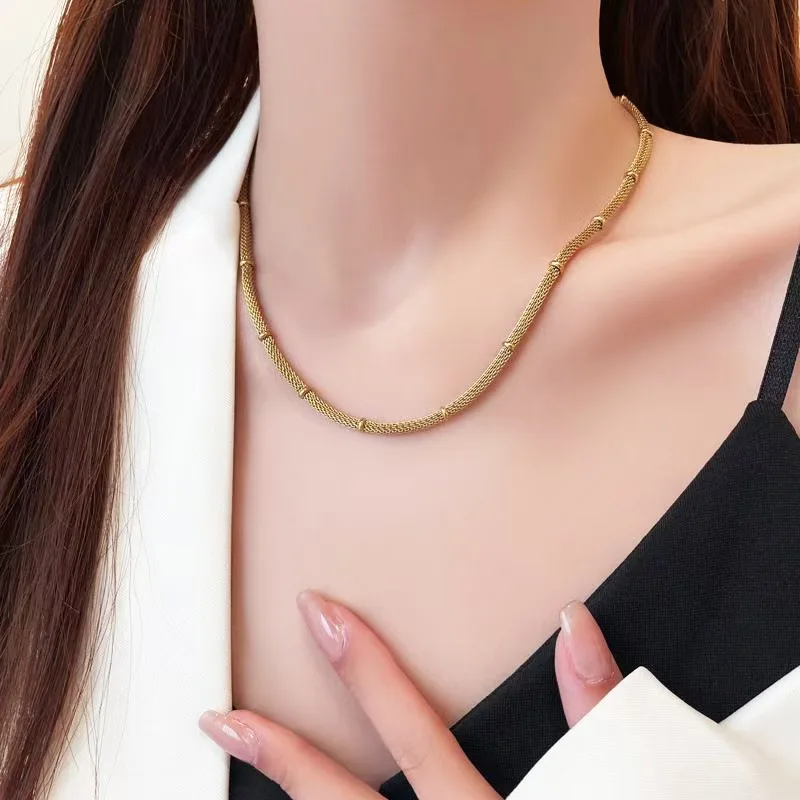 N561 Fashion light luxury European and American metal style geometric circle stud earrings personality feminine charm ear buckle