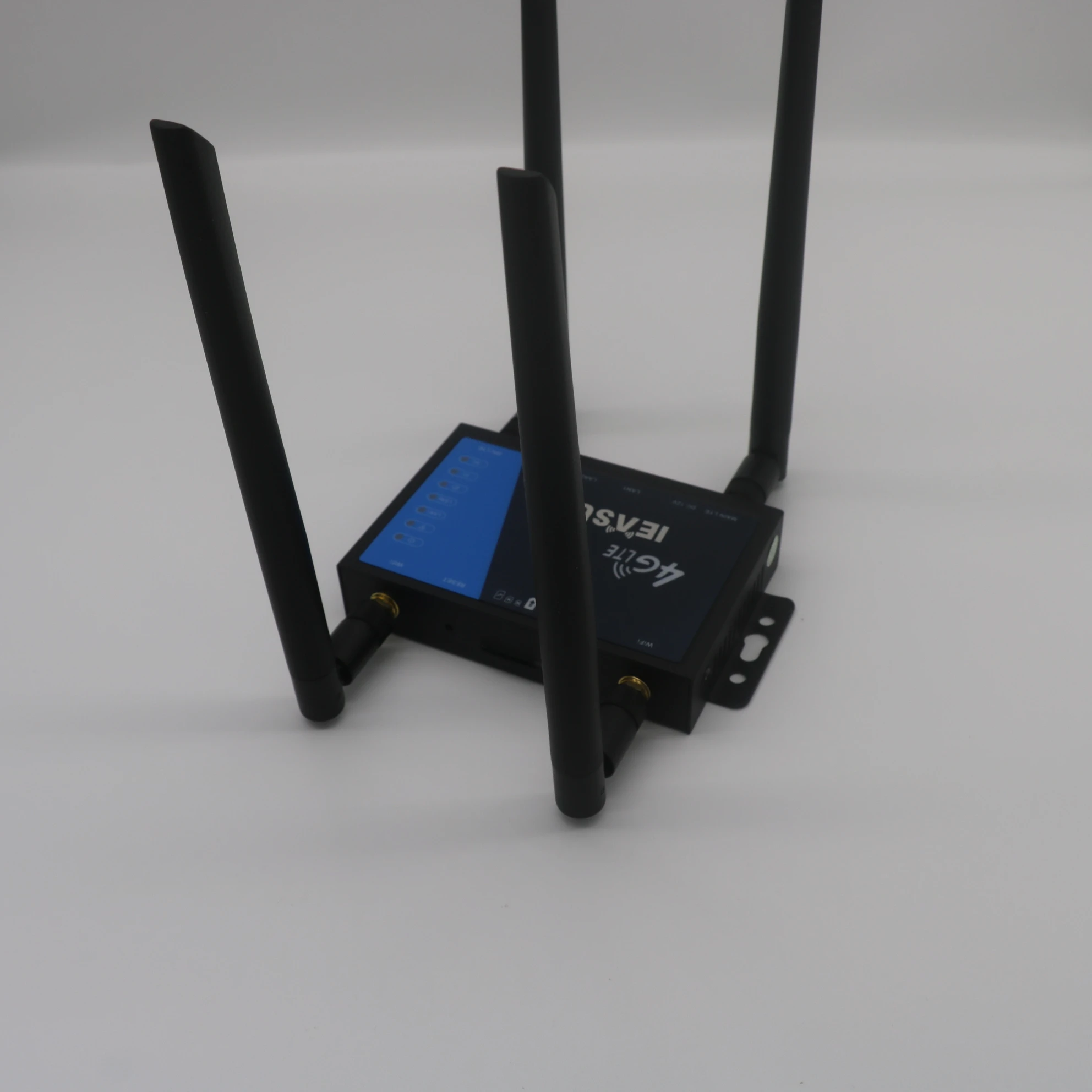 4G Industry Router with SIM card 300Mbps 4 antennas Cat4 150Mbps Waterproof RS232
