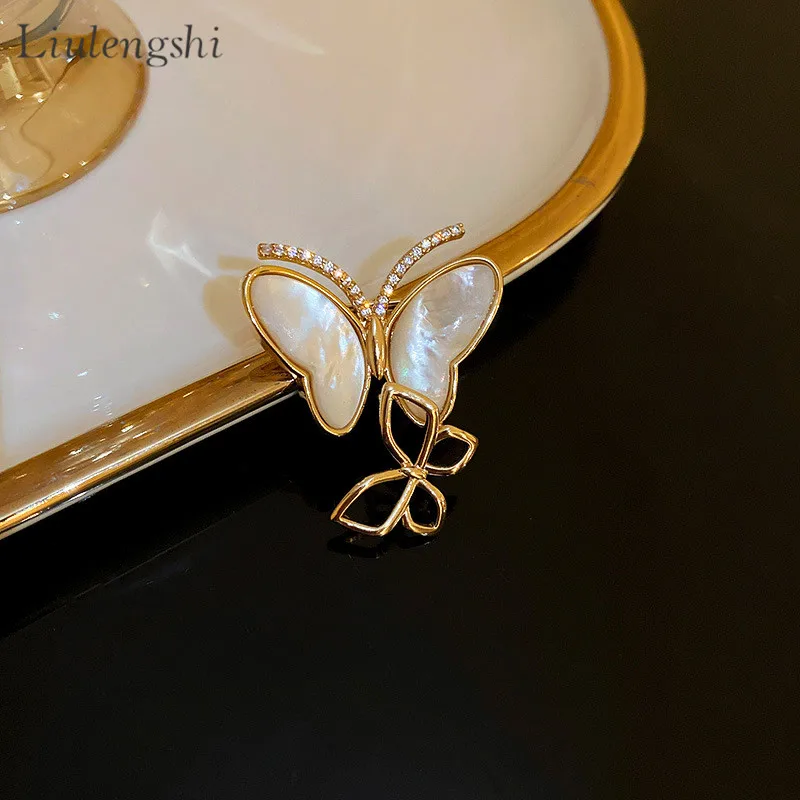 Gold Plated White Enamel Deer Pearl Open Heart Wheat Pearl Brooches Enamel Butterfly Wheat Ear Leaf Pearl Circle Brooch Pin