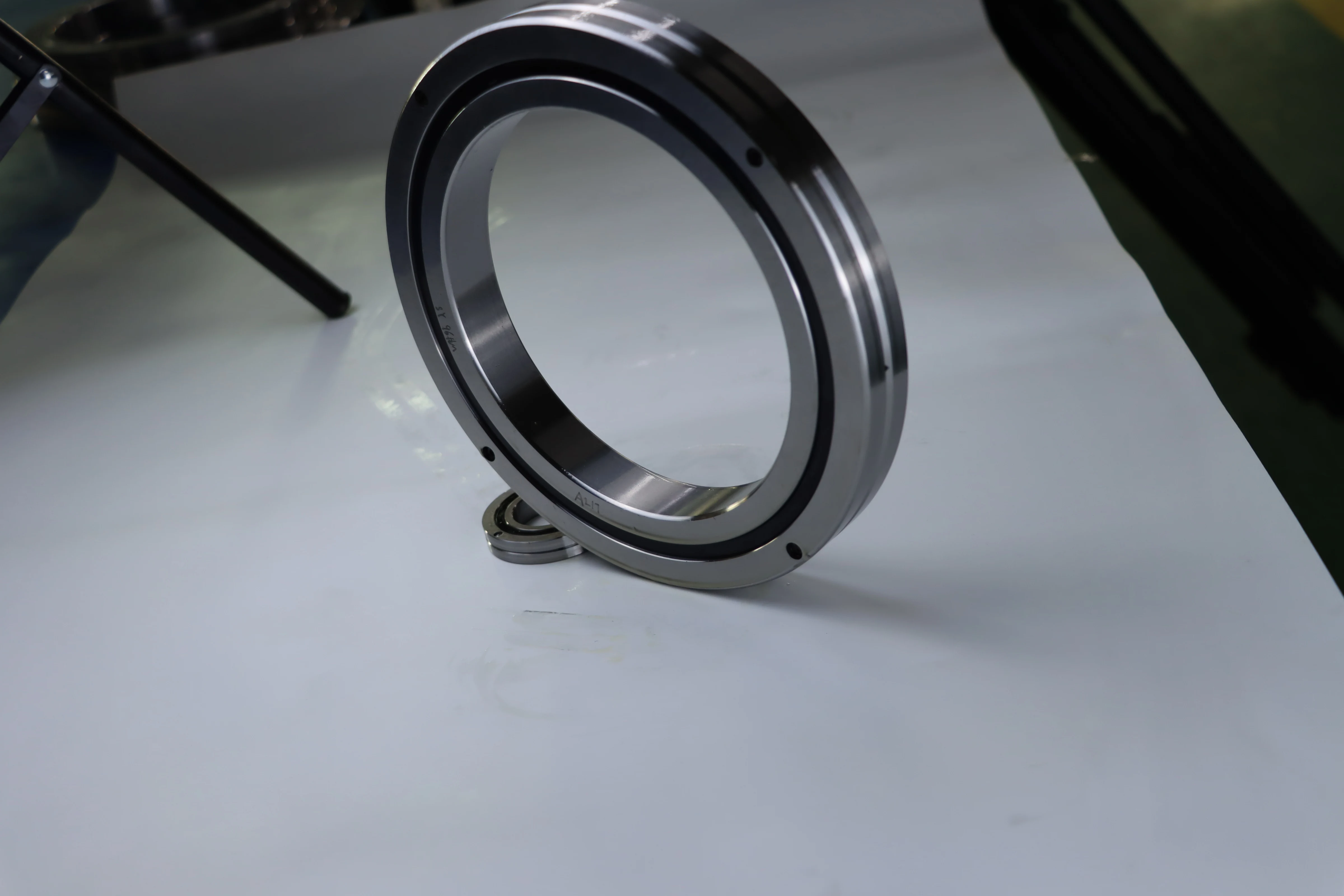 Cylindrical bearing  AGV robot Use   RB20030  Slewing bearing Hot sale Crossed roller bearing