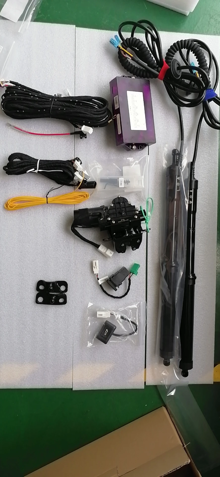 Electric tailgate lift kit car electric trunk opener for Toyota PREVIA (ESTIMA) 2007+