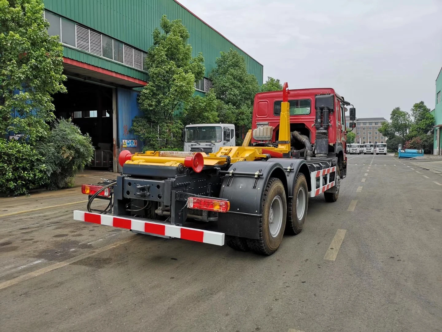 Китайский известный бренд SINOTRUK HOWO крюк подъемный мусоровоз с Заводской ценой продажа в