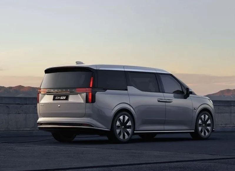 Luxury Pure Electric Car Volvo EM90 4 Wheel High Speed Large Size EV MPV