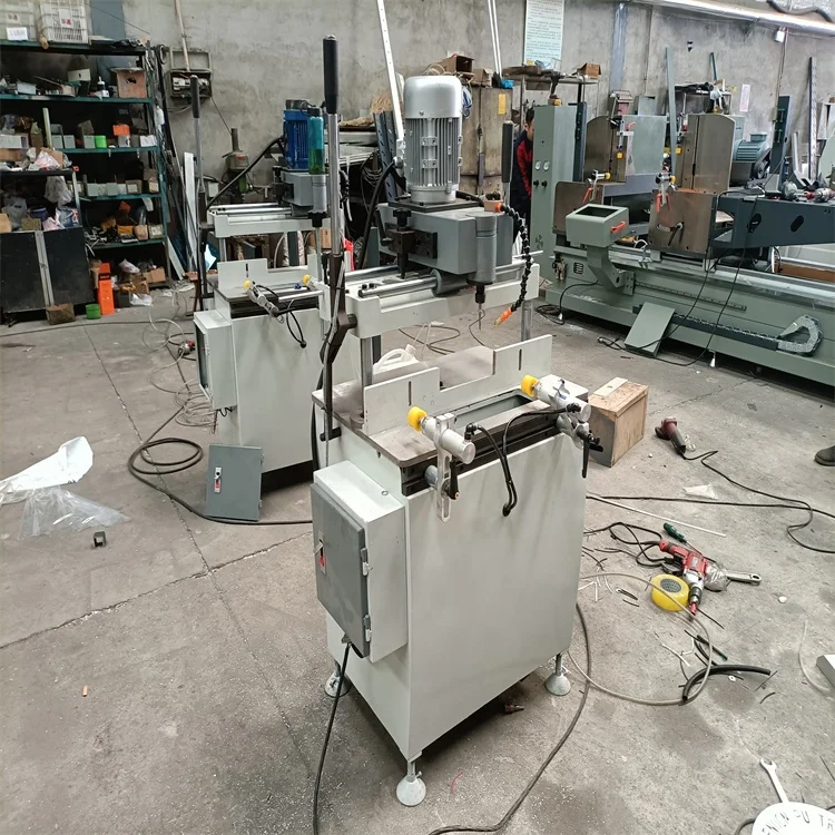 China universal milling machinery aluminium copy router machine for windows and doors