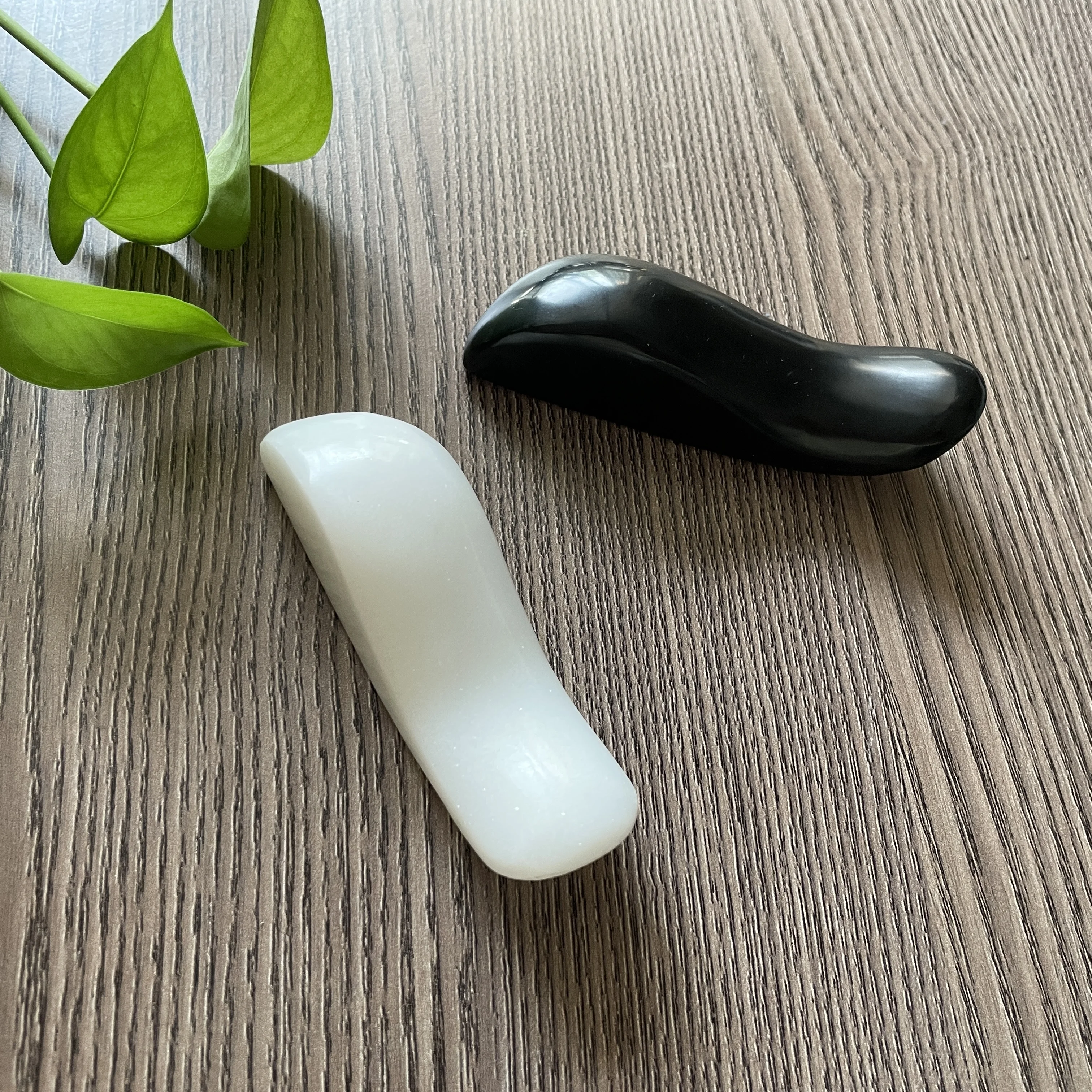 Gouache Face Scraper Natural White Jade gua sha Scratch Facial Acupuntura Point for Foot Back Head Massage Stone Therapy