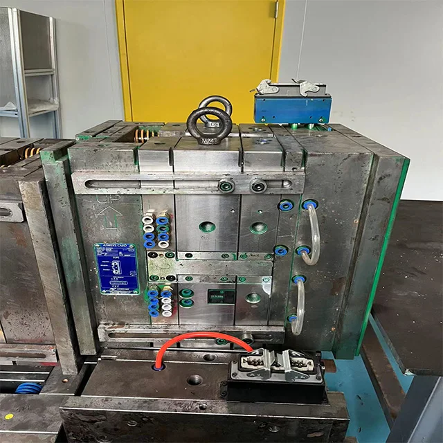 Plastic Moulds Toys Professional Preform Injection Molding Plastic for Concrete Building Block Plastic Silicon MJ Lingyao China