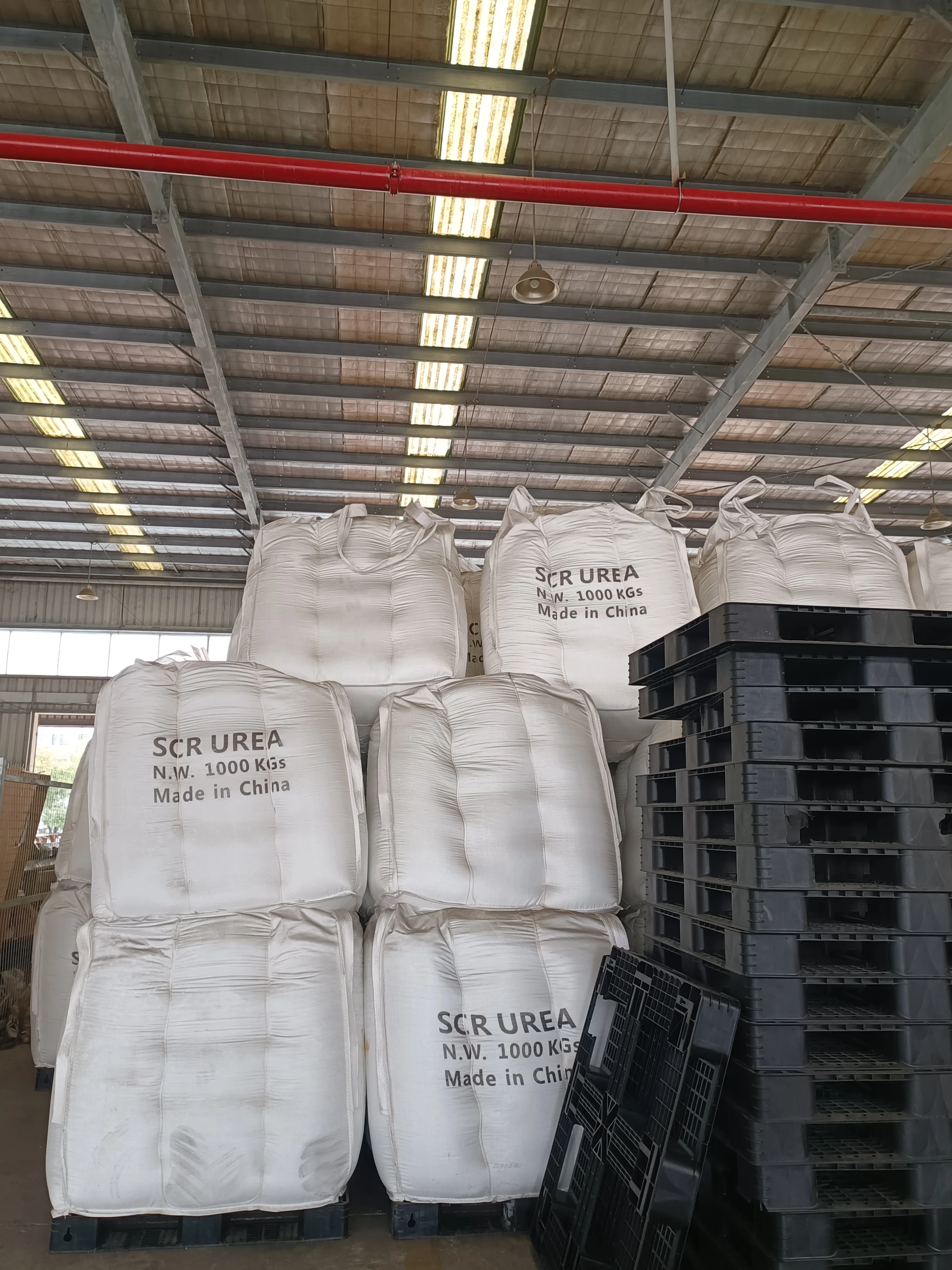 Дешевое и качественное синее сырье Ad гранулированное 46% мочевина автомобильного класса