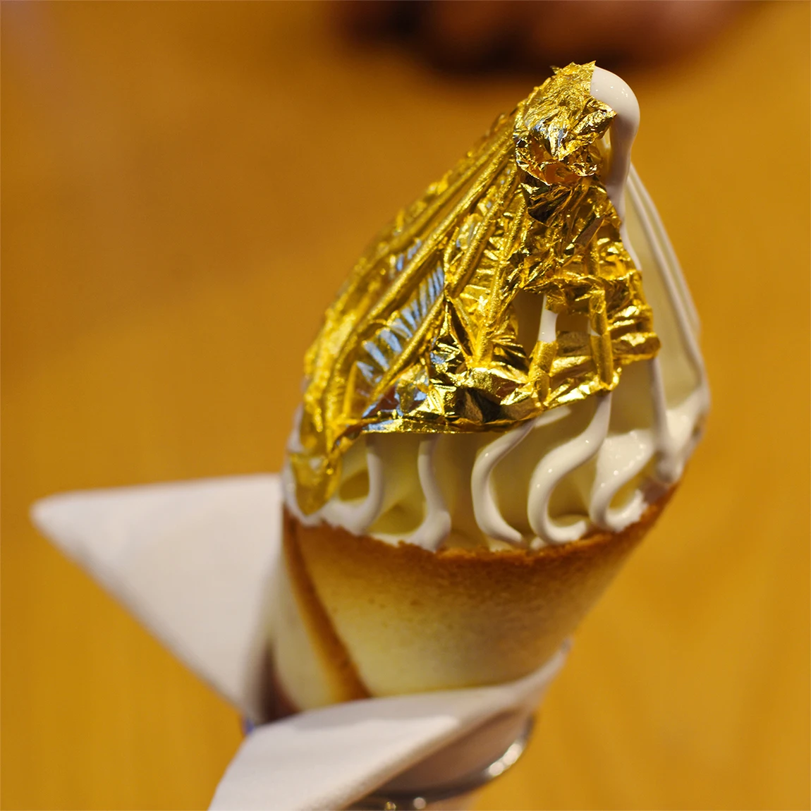 24K Edible Pure Gold Leaf Sheets 4x4 cm Made of 99.99% Real Gold Used in Beauty Routine and Makeup, Spa, Deco  Bakery and Pastry