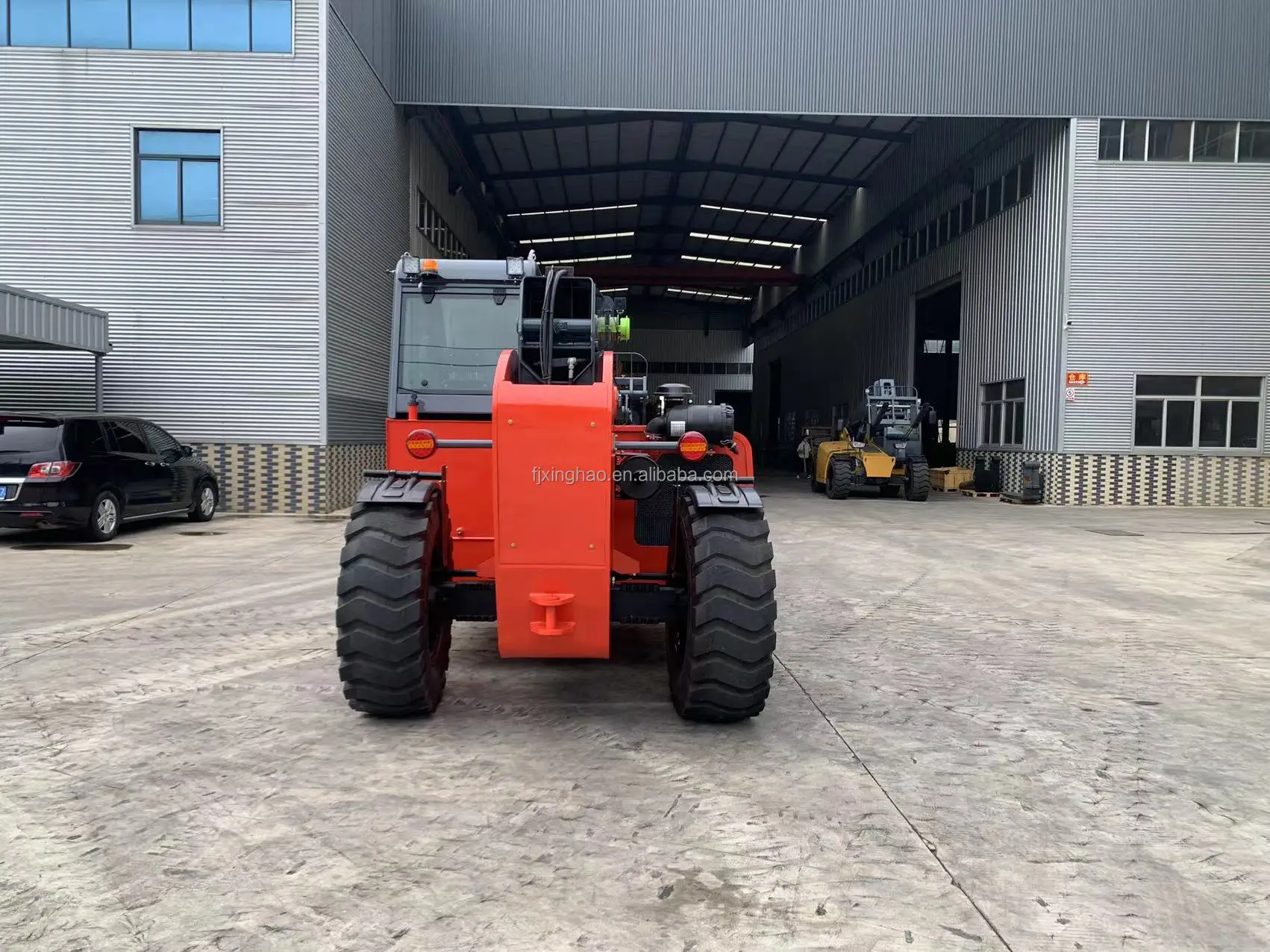 Xinghao EPA Tier 4 Approval Cummins Engine 55kw 6600lbs Capacity Telescopic Forklift Boom Loader Manufacturer Supply