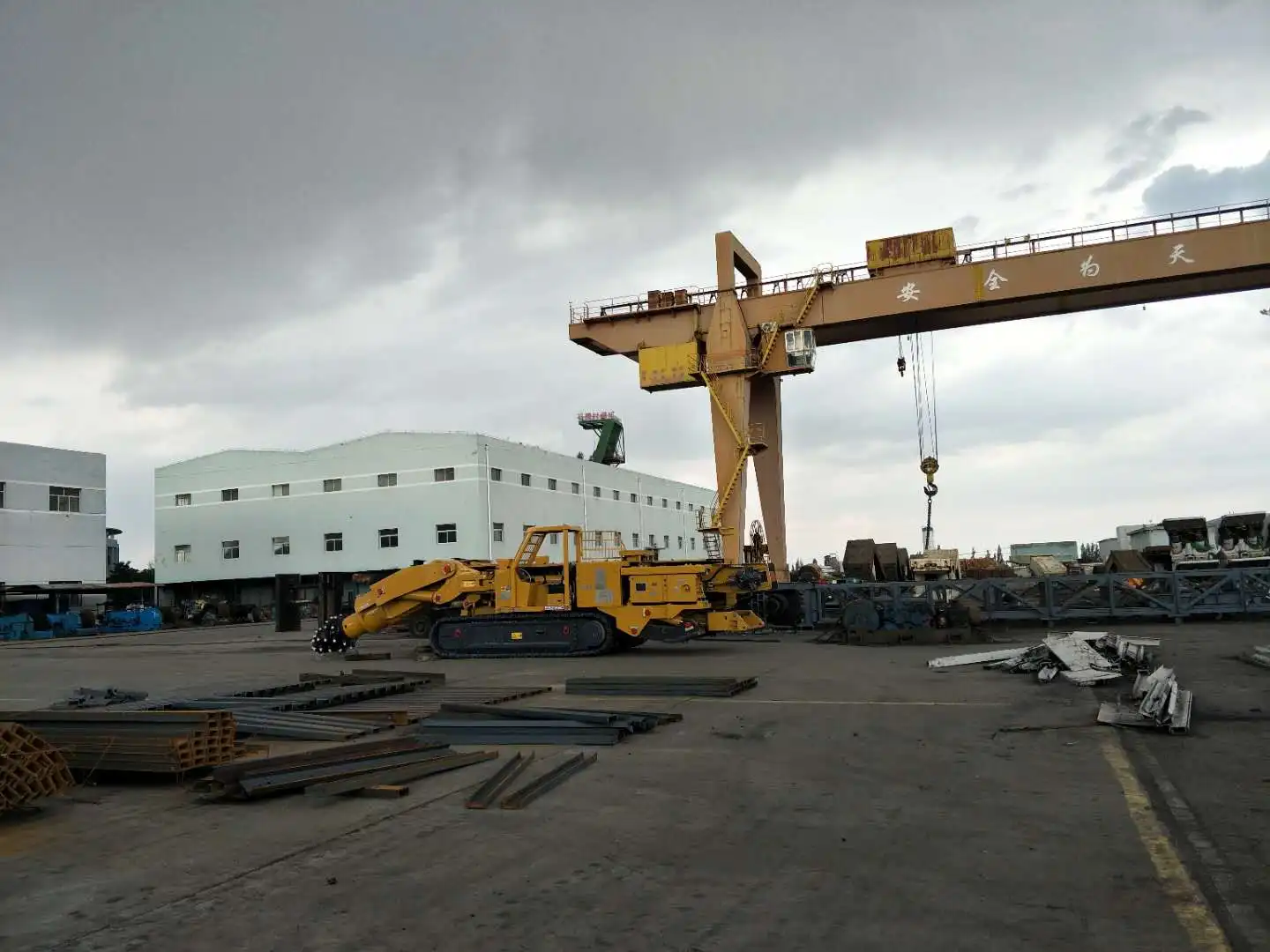 Good performance Mining  Tunneling Boring Machine Boom-type roadheader EBZ260 on sale
