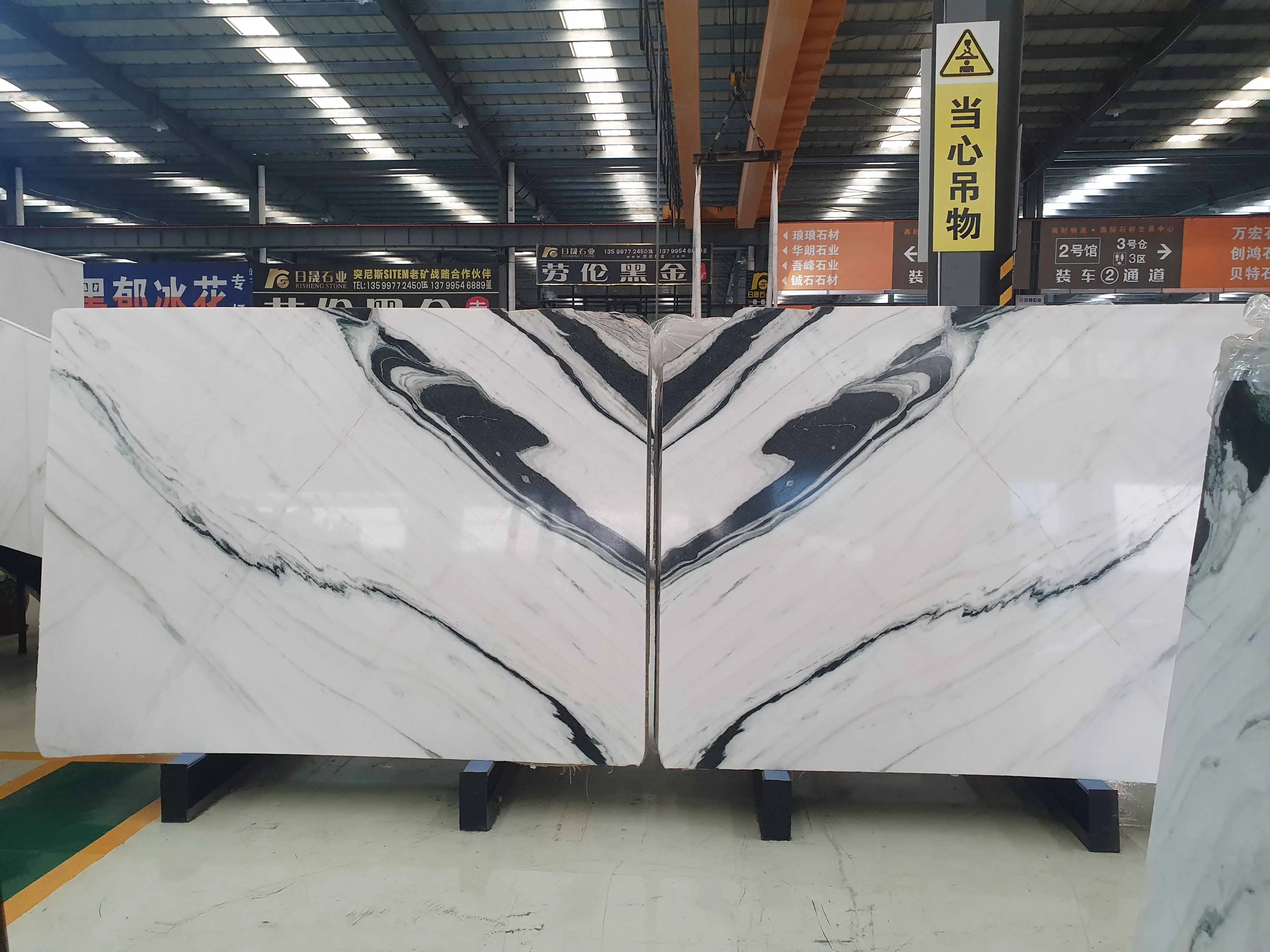 BOTON STONE Wholesale Natural Stone Countertop Wall Cladding Slab Stair Floor White Panda Marble Tile
