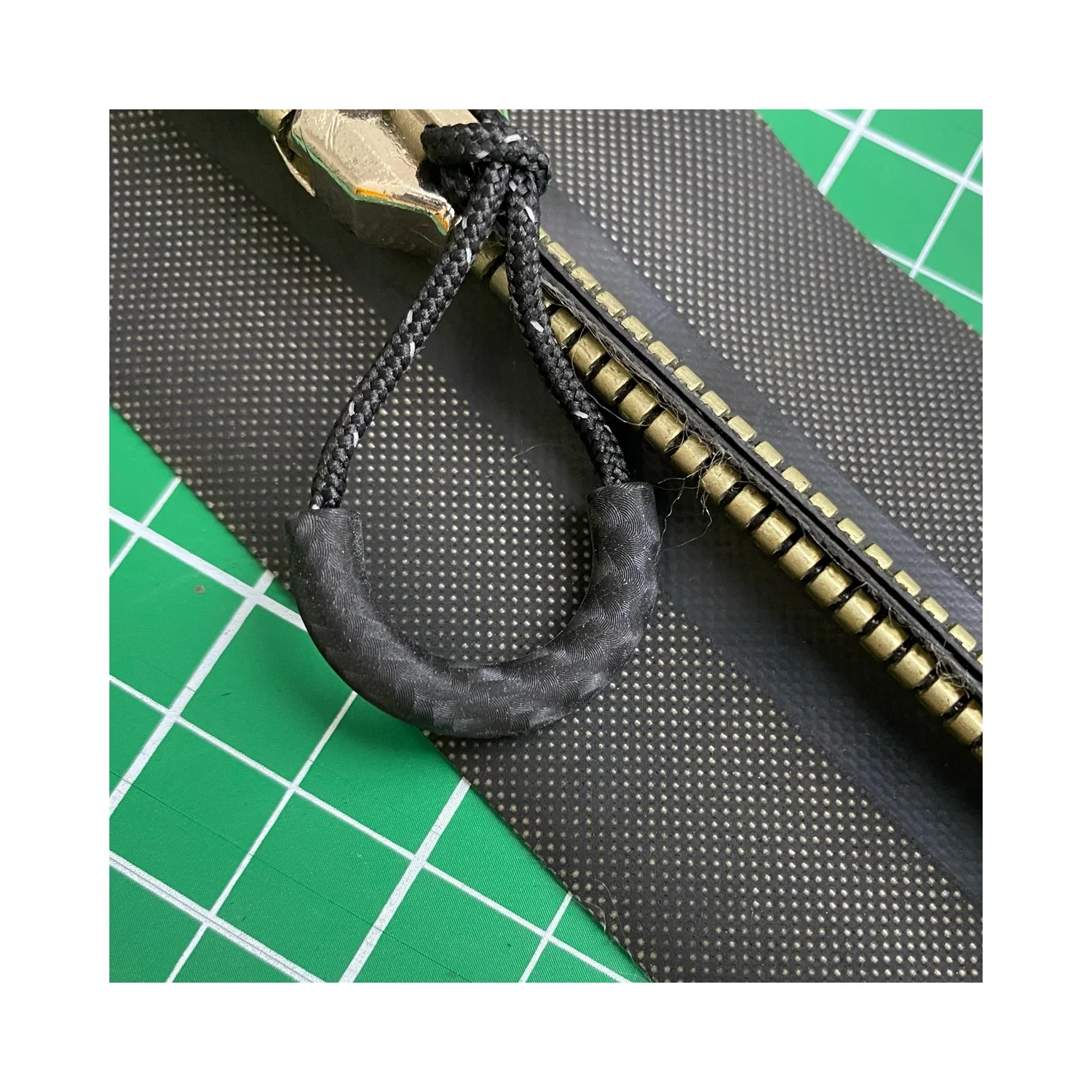 TOPAZ High Quality Black Carbon Fiber Style Zipper Pull U Shape Reflective Rope Heavy Duty for Bags, Jackets, Luggages