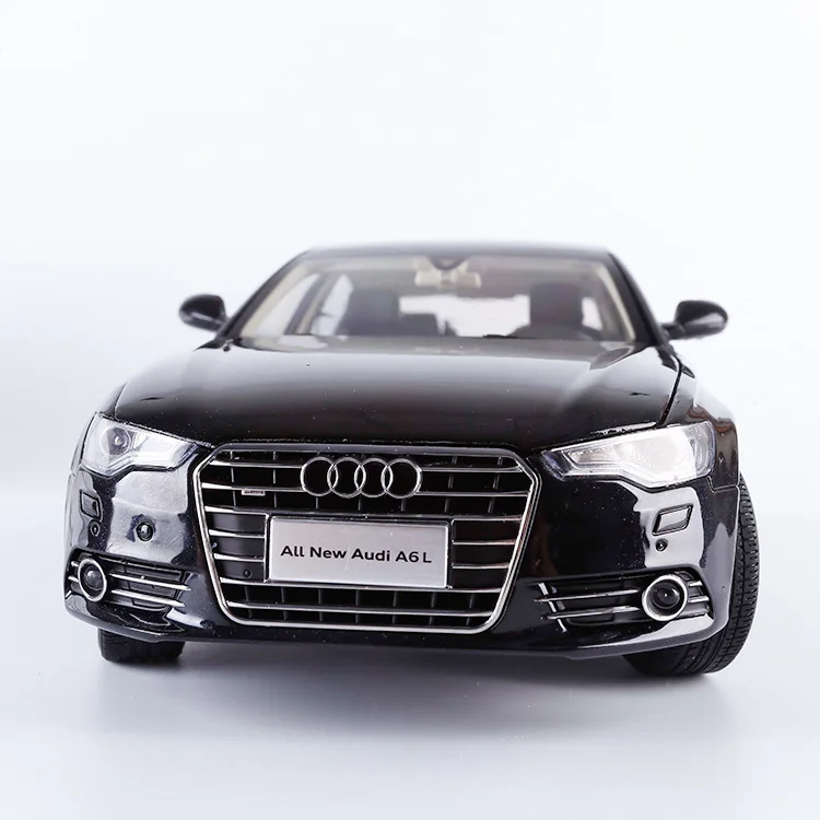 Модель автомобиля из сплава улучшенного седана 2020 1/18