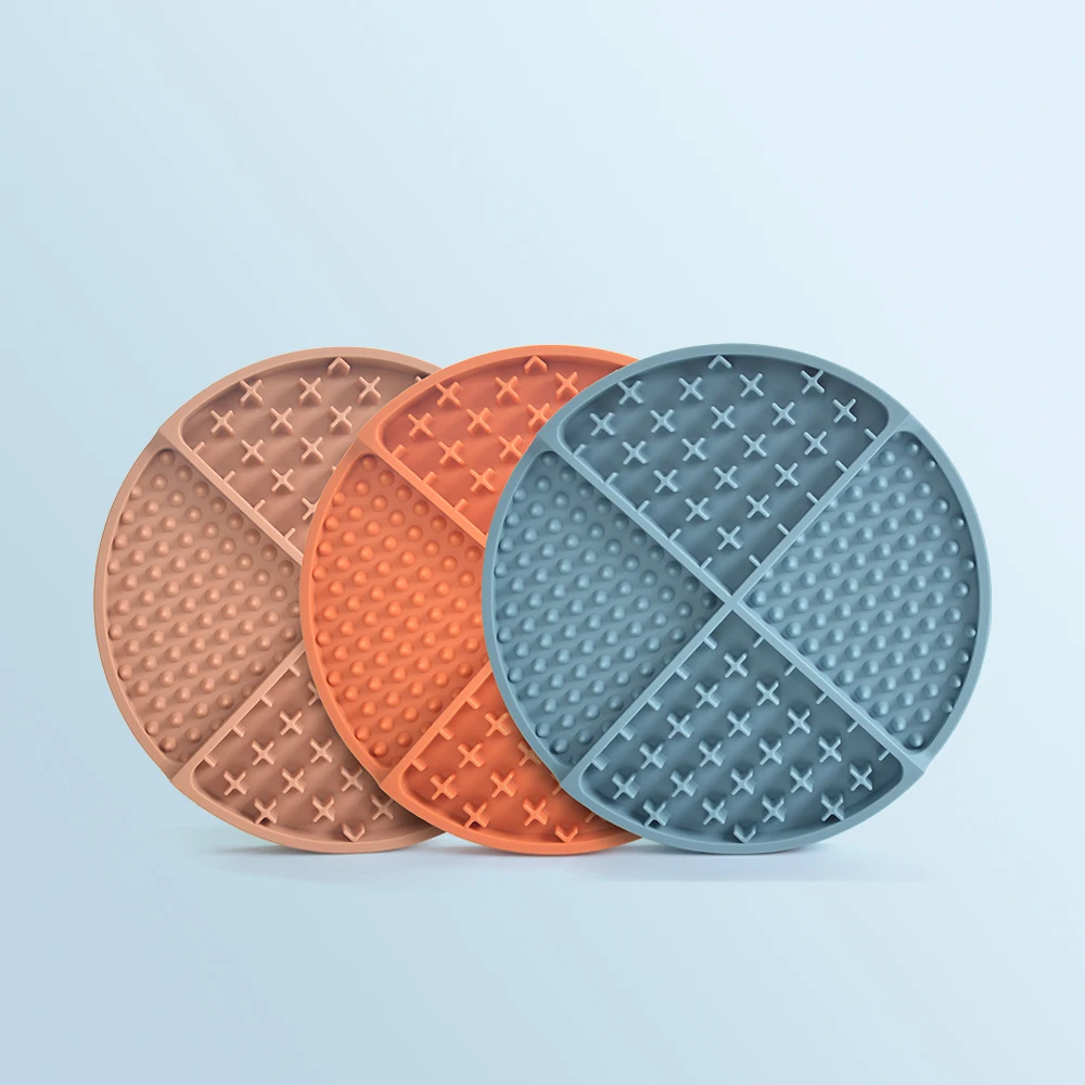 New Design Custom Silicone Dog Food Mat Dog Slow Feeder Dog Food Lick Pad Slow Eating Lick Pet Food Pad Silicone Mat