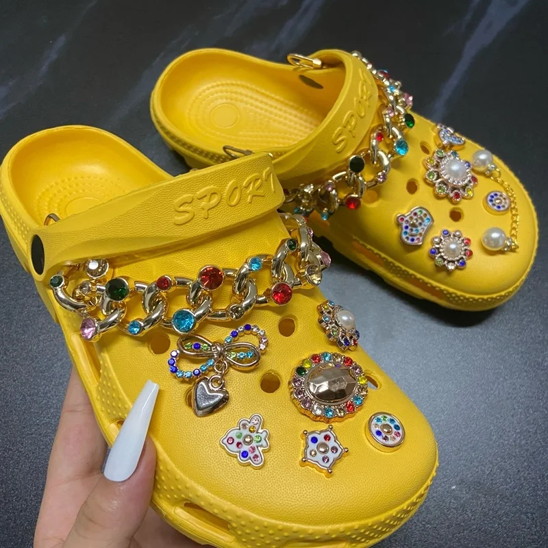 2022 Latest Women Wedge Ladies Garden Shoes Rhinestone Masonry Pearl Chain Clogs Slippers