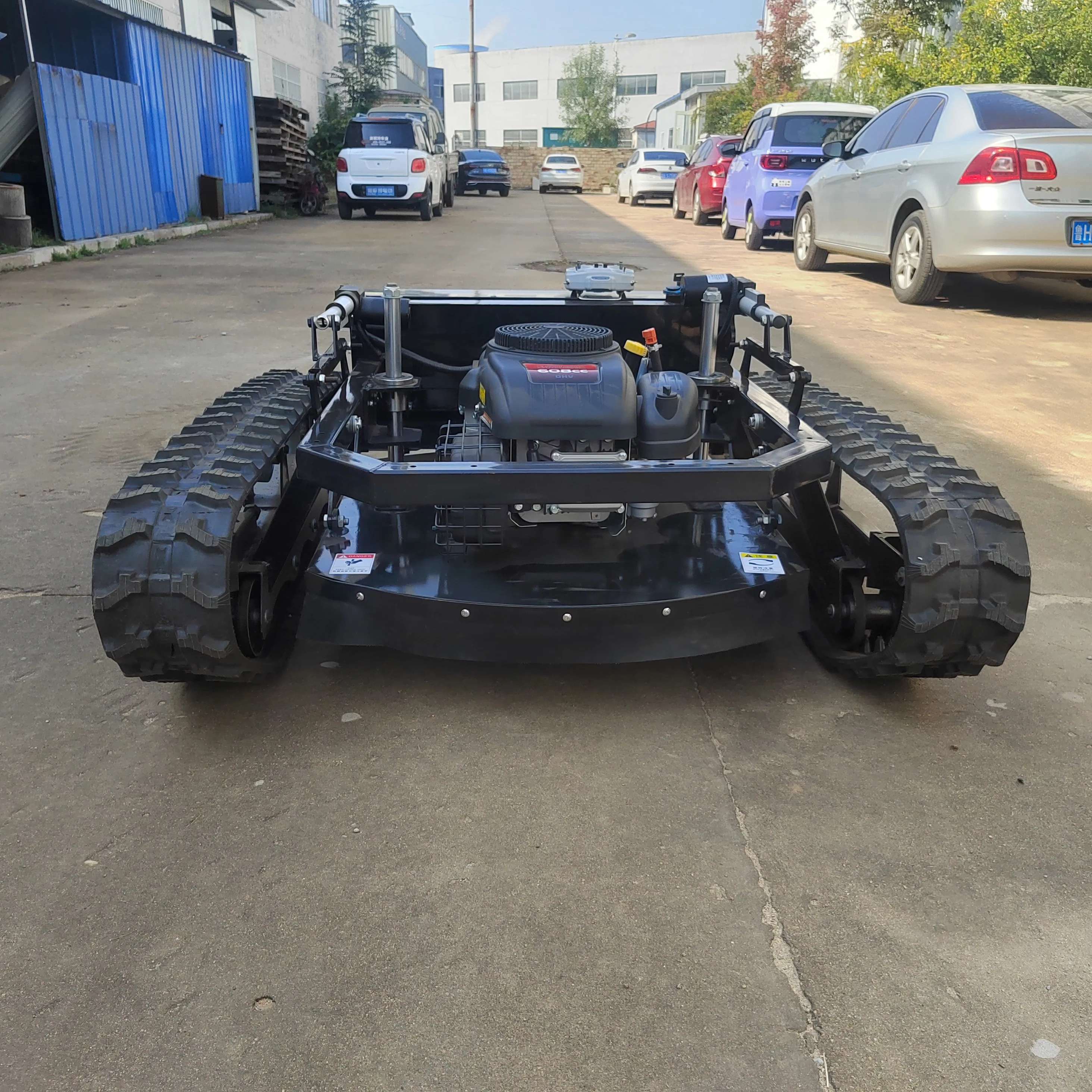 Remote control unmanned lawn mower Intelligent garden battery lawn mower robot automatic remote control lawn mower