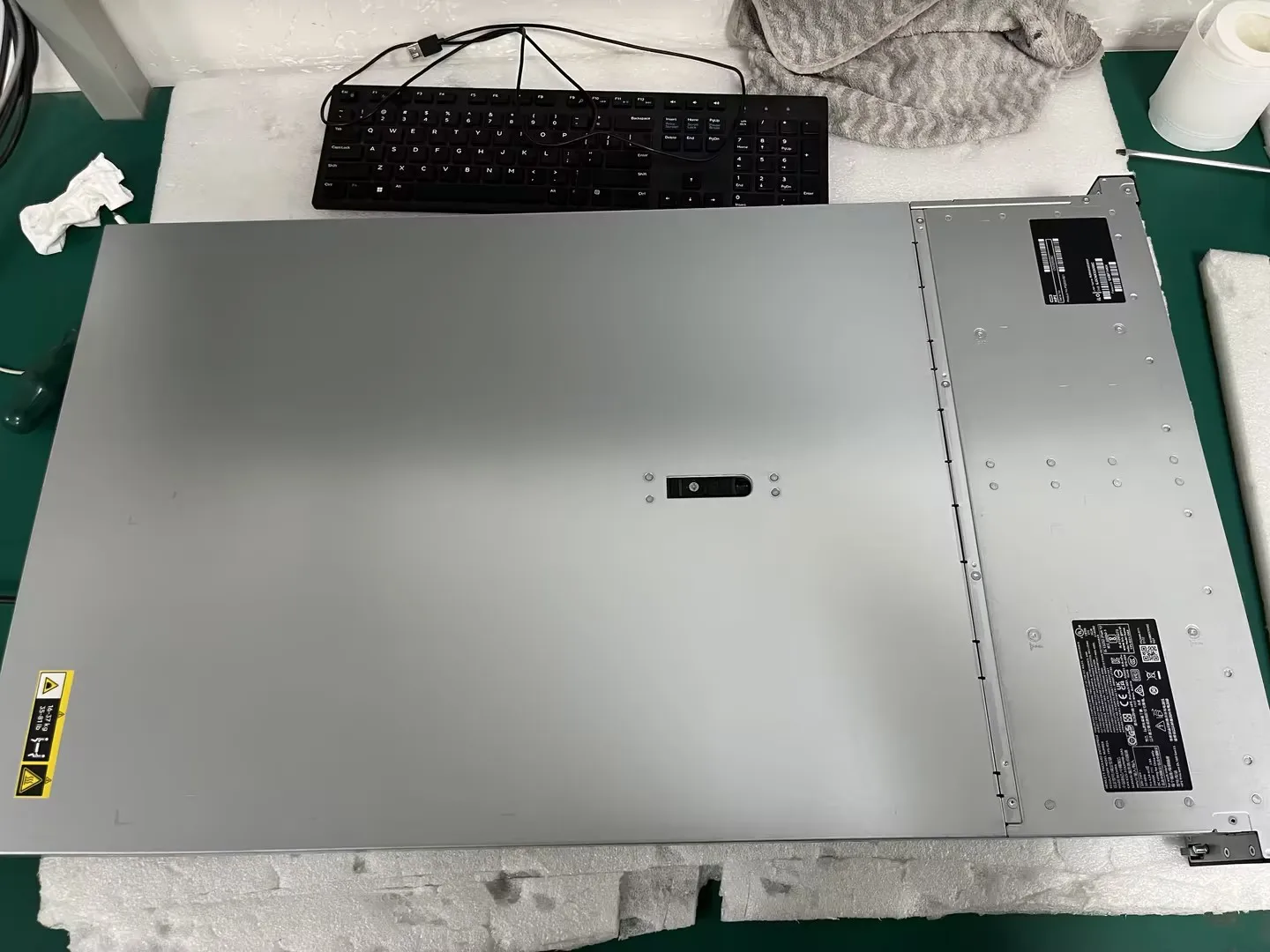 Оригинальный HPE ProLiant DL380 Gen11 сервер в tel Xeon Платиновый 8470 процессор 8SFF SAS 2U Rack Server