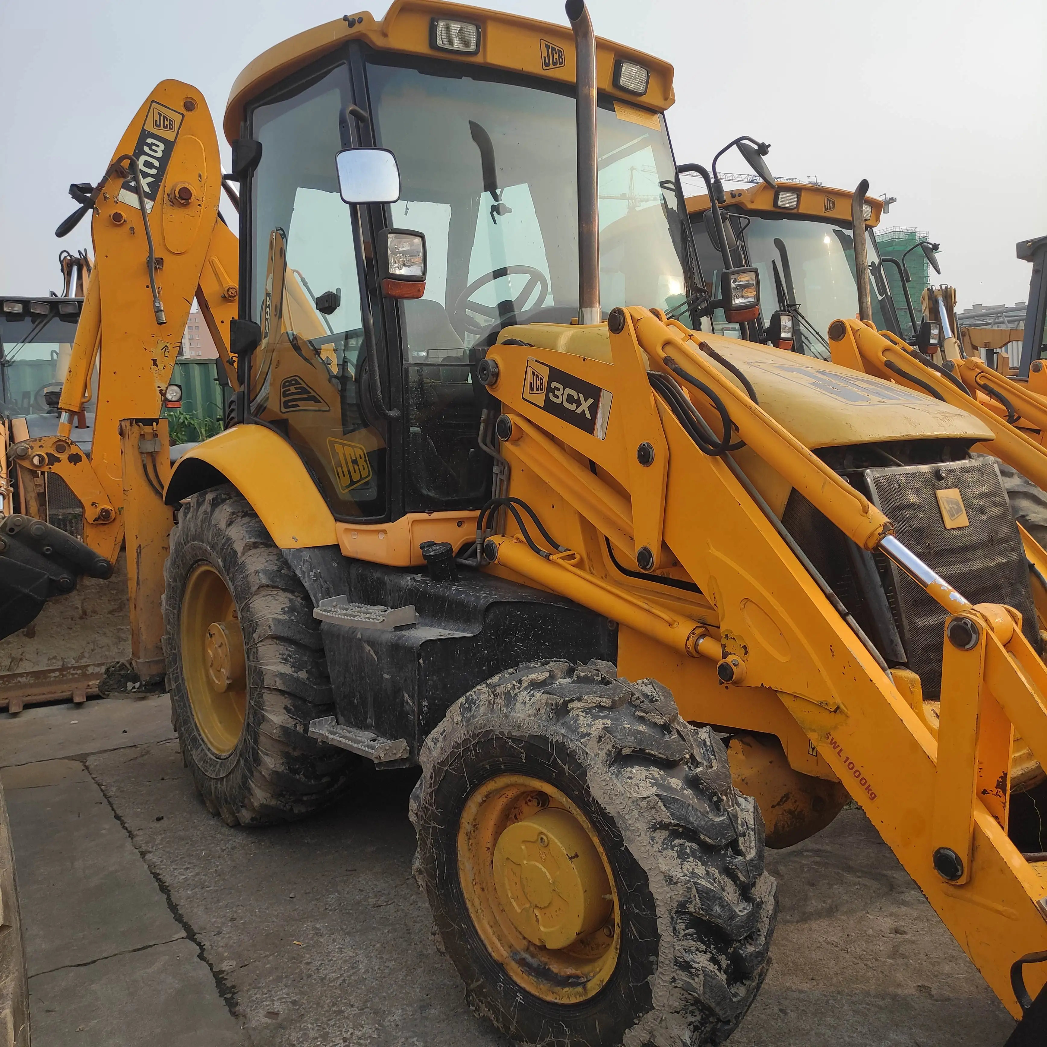 Продажа б/у экскаваторов-погрузчиков JCB 4CX с хорошей производительностью и лучшей ценой в Шанхае Китай