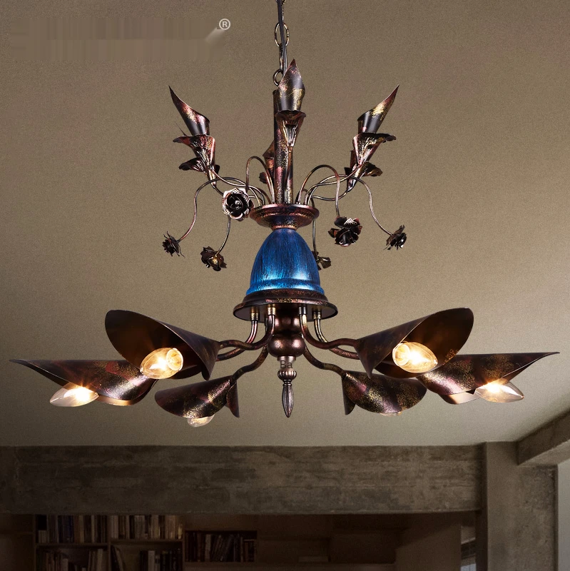 Retro nostalgic six-head special-shaped horn chandelier American industrial style living room dining room rust color creative ar