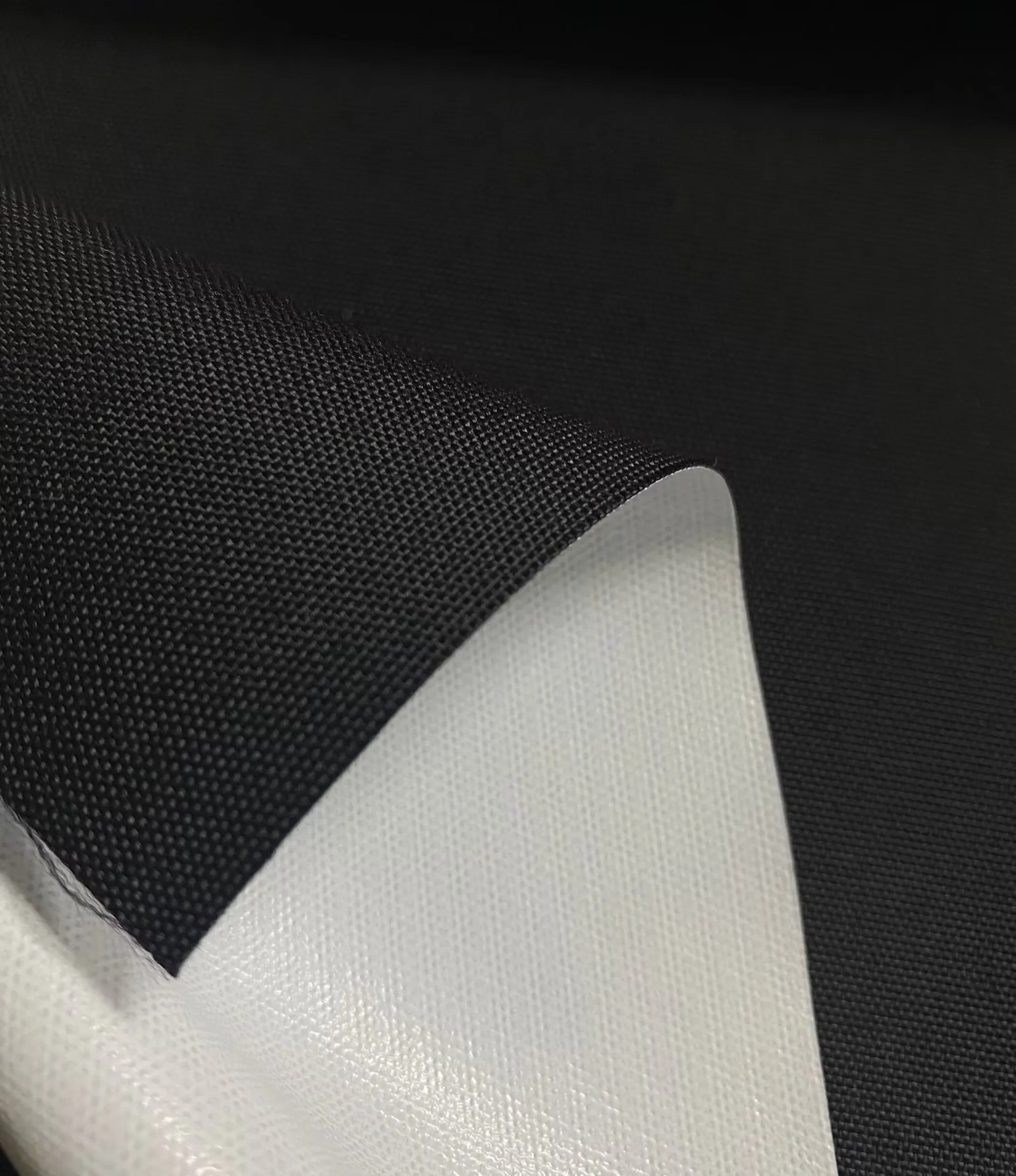 220GSM 100Nylon 4200D oxford fabric DWR shine TPU milky transfer coated fabric breathable 5000MM/3000MM for garment fabric