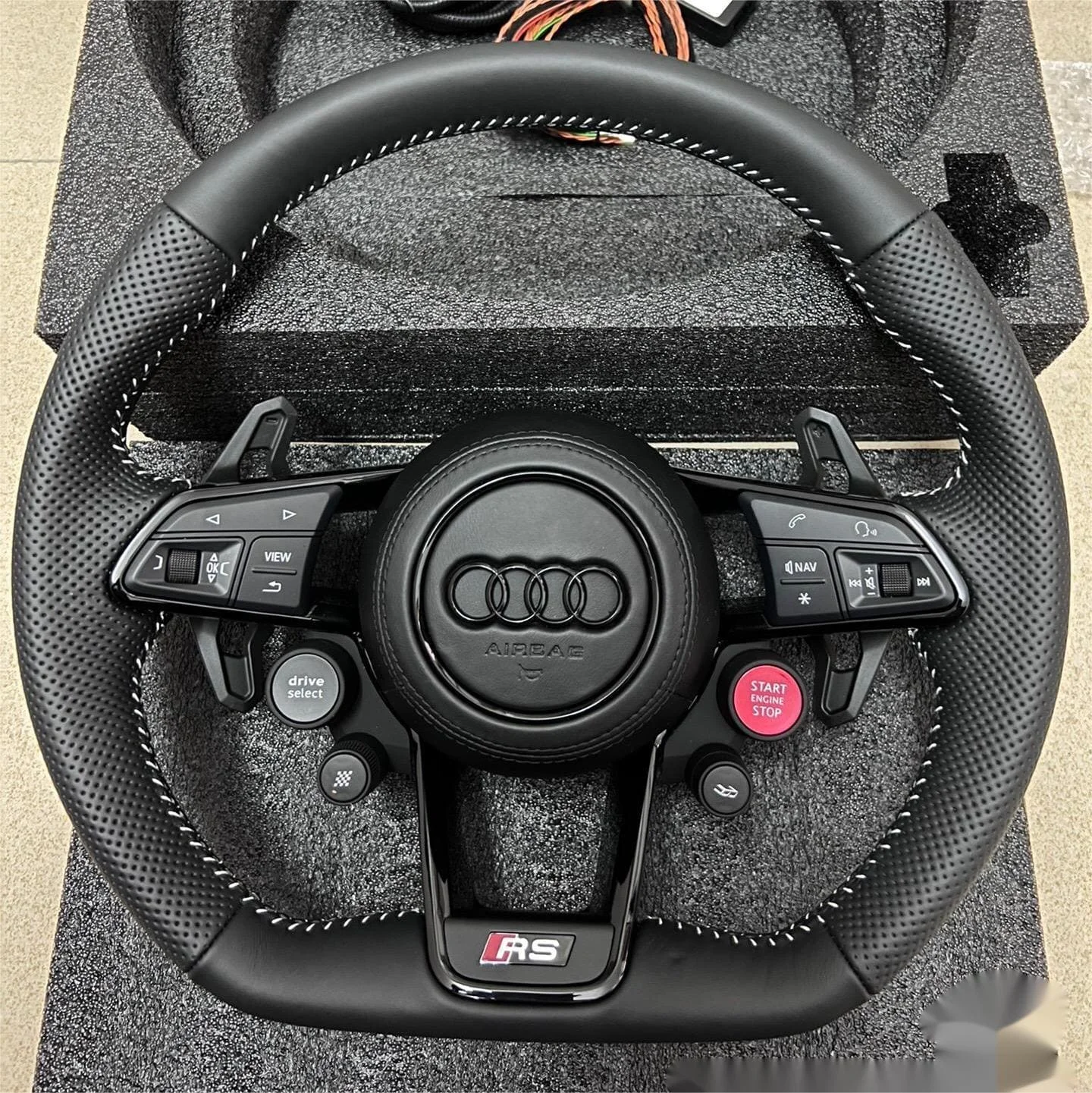 Углеродное рулевое колесо с кнопкой запуска для Audi Q8 SQ8 A3 A4 B9 A5 B8 A6 C7 A7 S3 RS3 RS5 RS7 RS6 C8