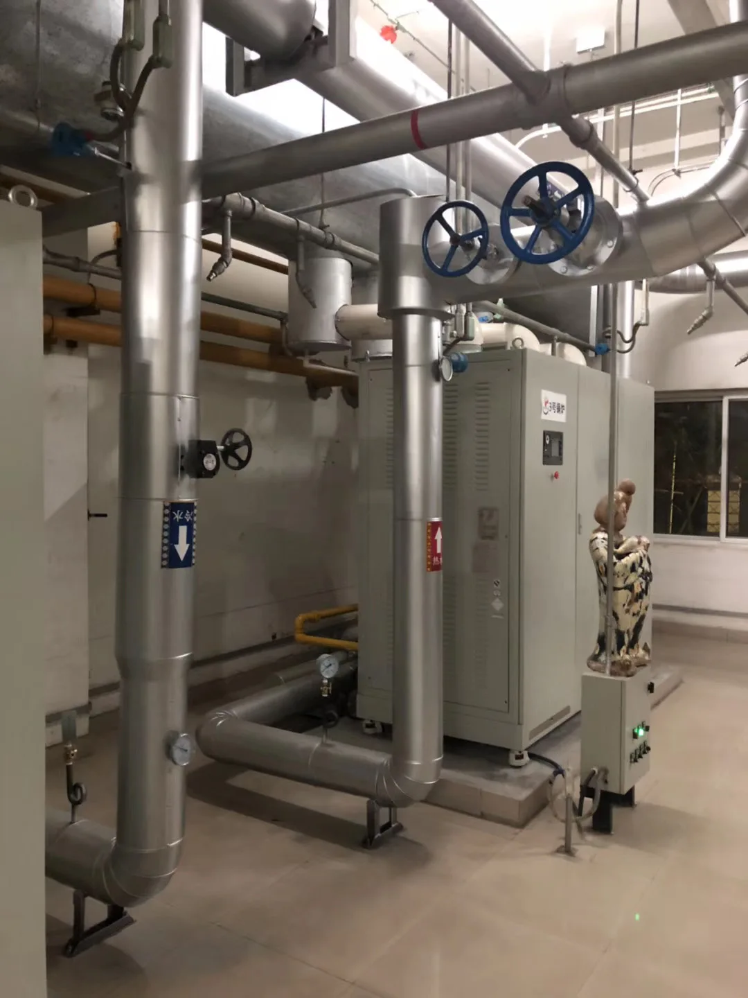 
High Quality 300 KW Standing Gas Water Boiler Heating Hotels Hotwater Supply 