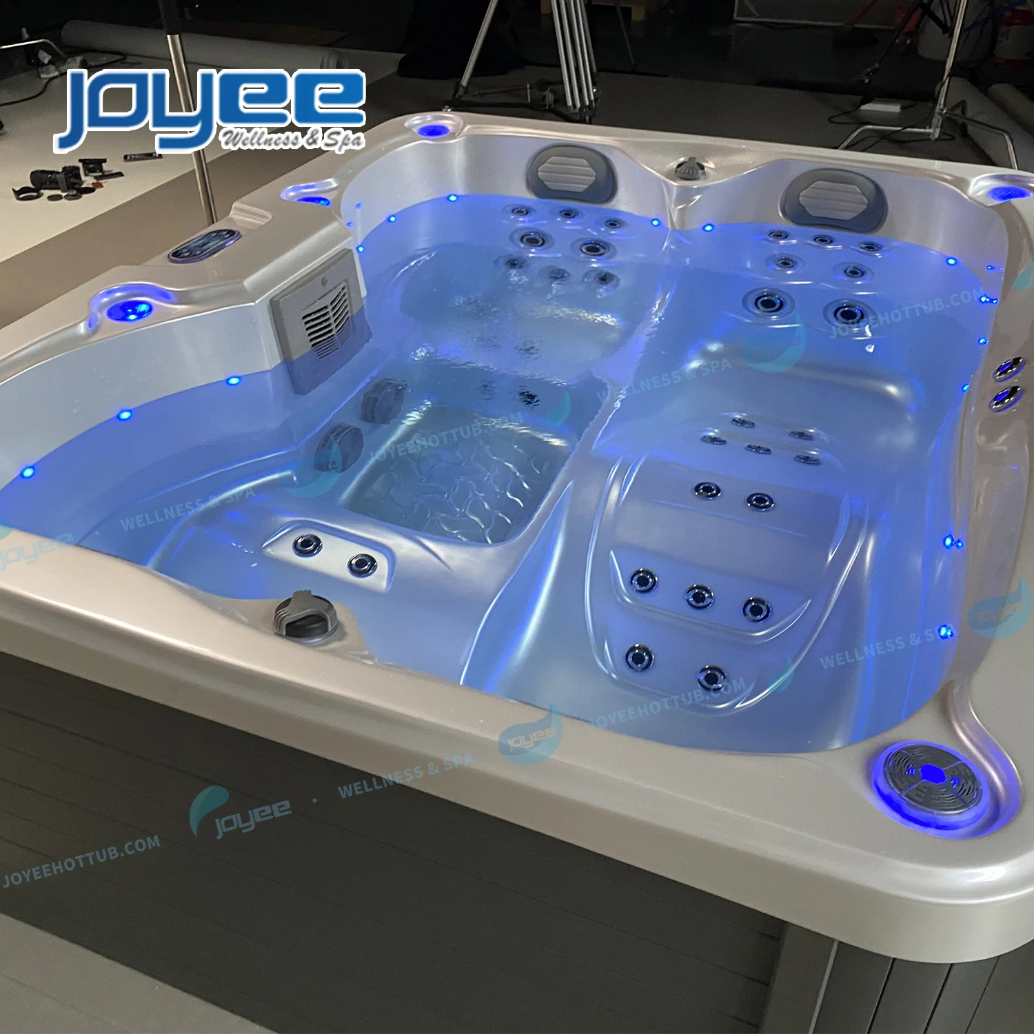 JOYEE Outdoor Acrylic Hot Tub Whirlpool hot tub heat pump 4 Persons hot tub Acrylic USA Style Balboa Whirlpool