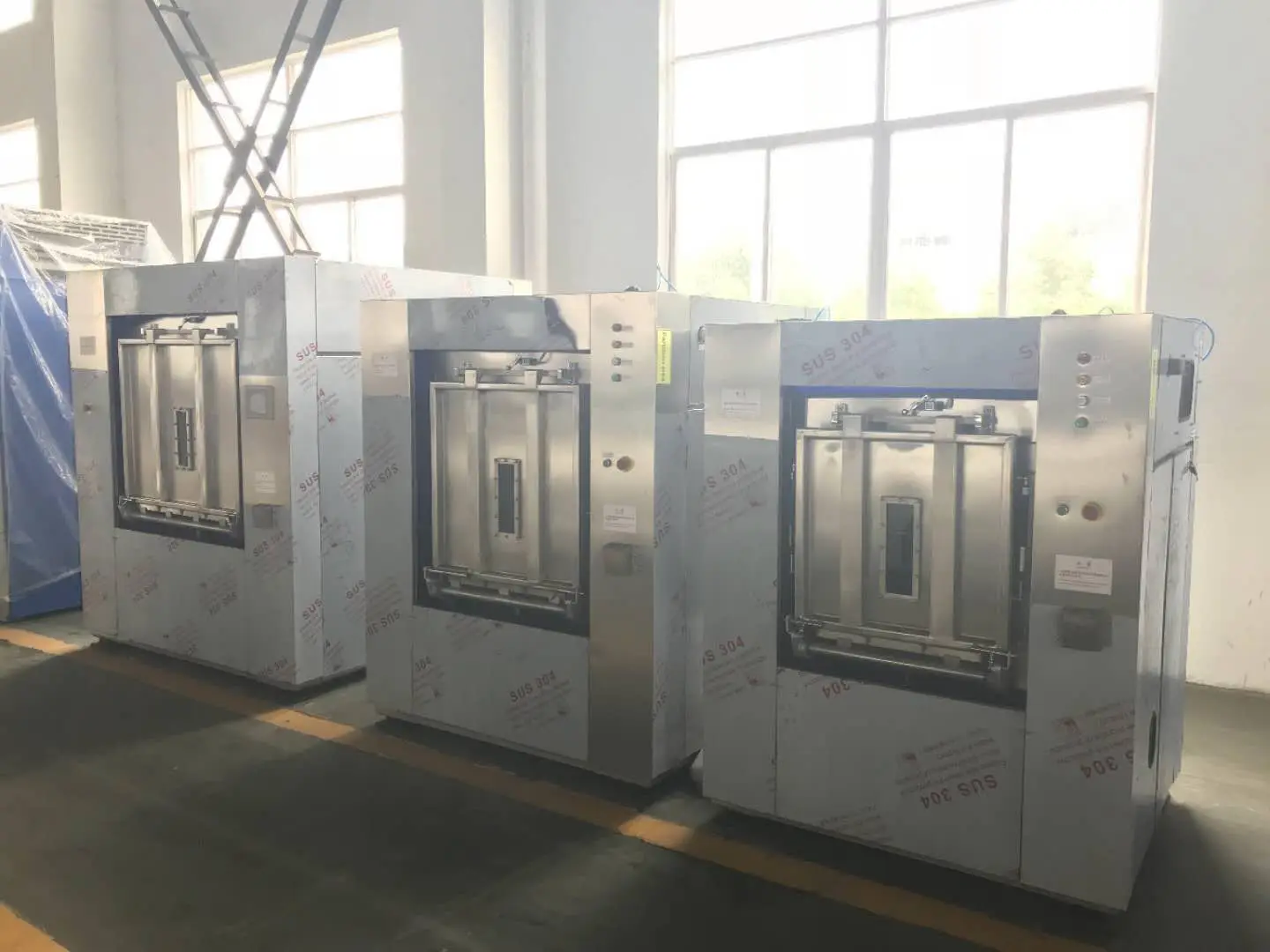 industrial Fully Automatic 30kg,50kg,100kg big barrier Hospital Washing Machine