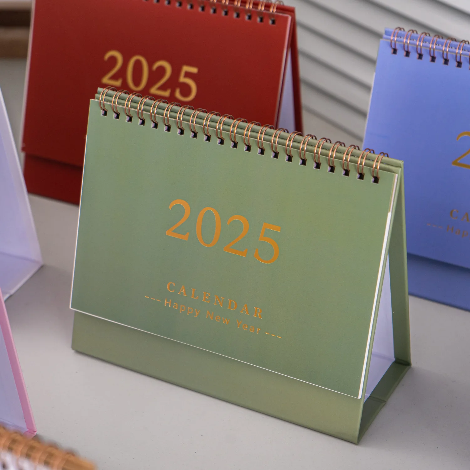 Can Custom Logo Gold 2025 Happy New Year Holiday Gift Mini Calendar Desk Decoration Novelty Creative Home Office Desk Ornaments